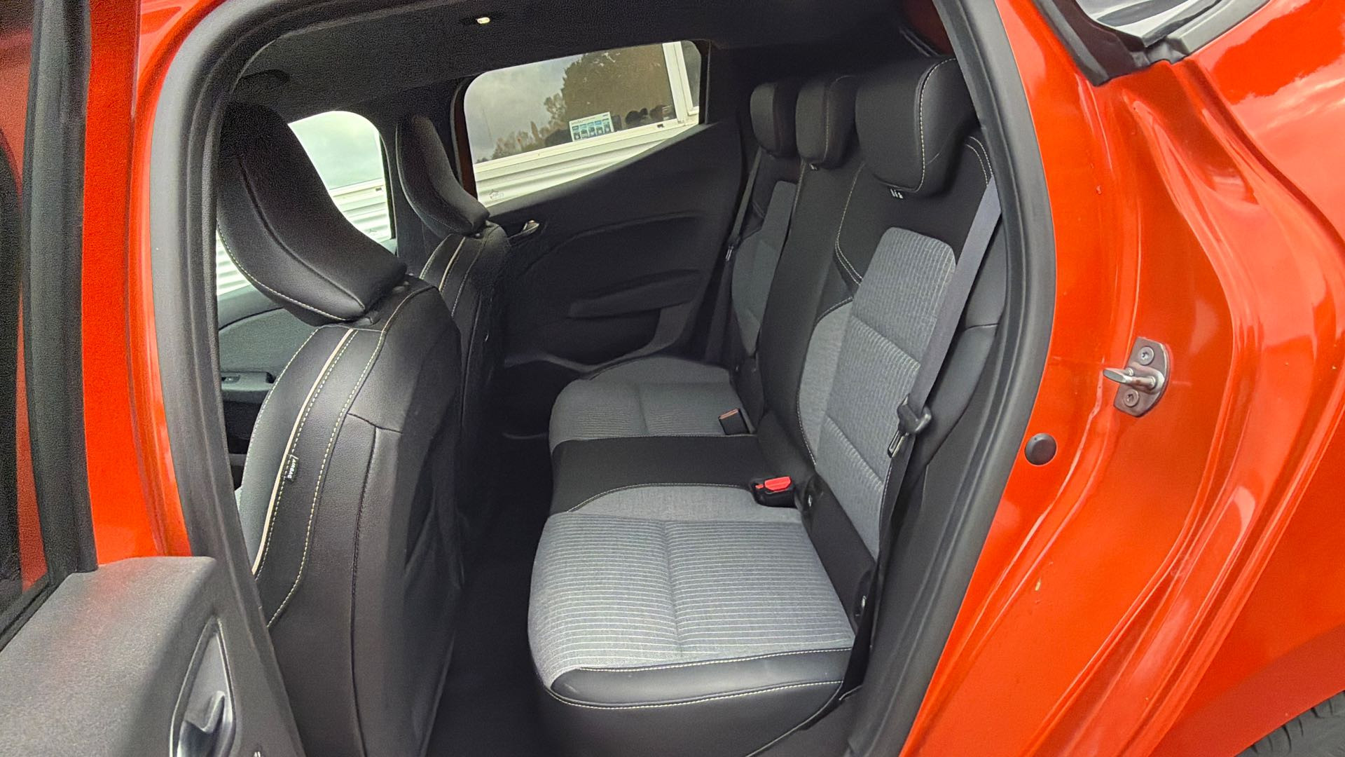 Vente en ligne Renault Clio 5 Clio TCe 90 au prix de 15 590 €