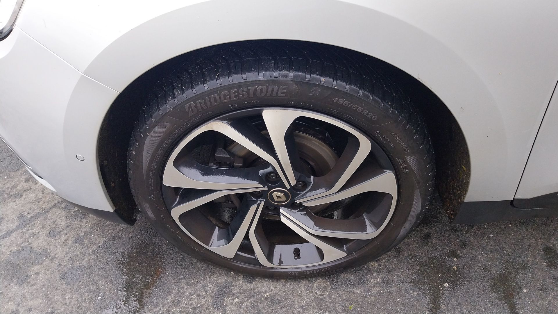 Vente en ligne Renault Grand Scenic 4 Grand Scenic Blue dCi 150 au prix de 17 990 €