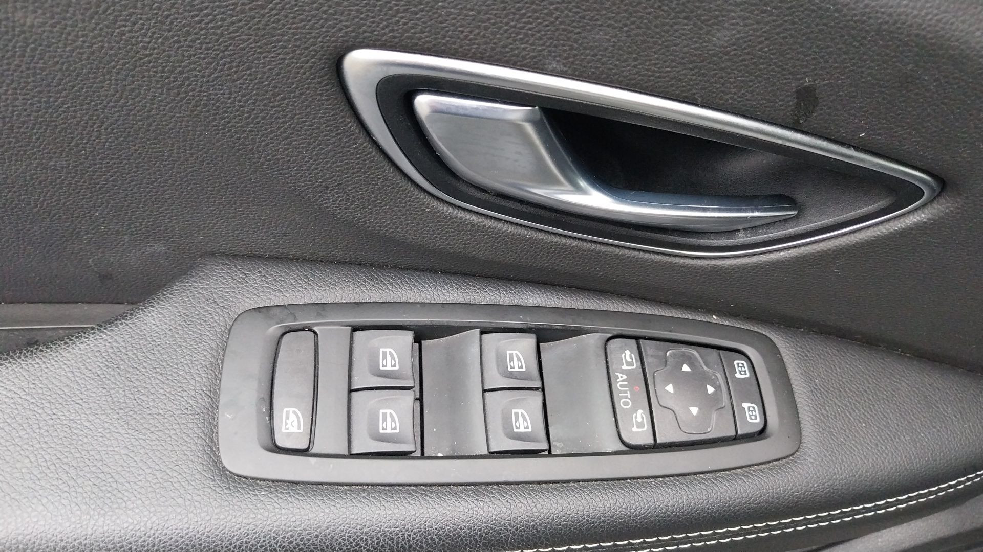 Vente en ligne Renault Grand Scenic 4 Grand Scenic Blue dCi 150 au prix de 17 990 €