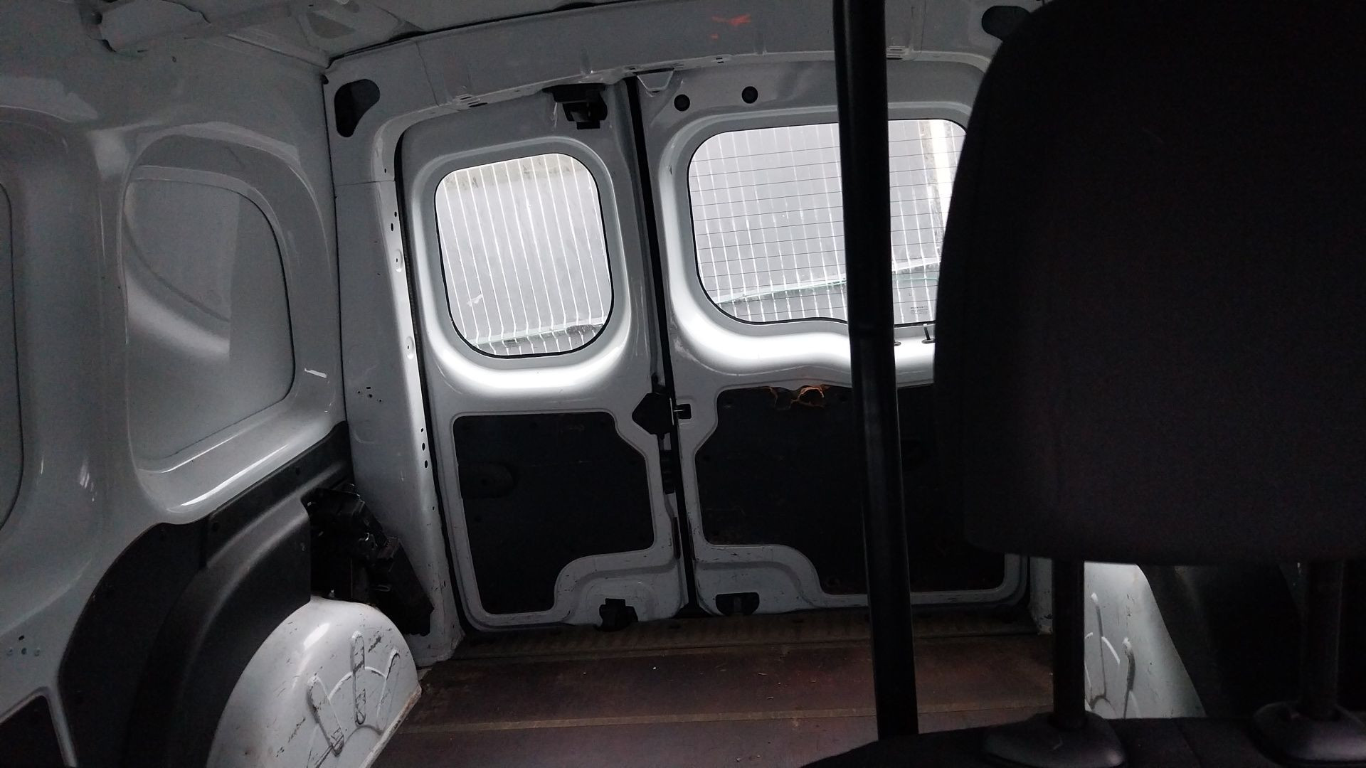 Vente en ligne Renault Kangoo Express  1.5 DCI 75 ENERGY E6 au prix de 12 990 €