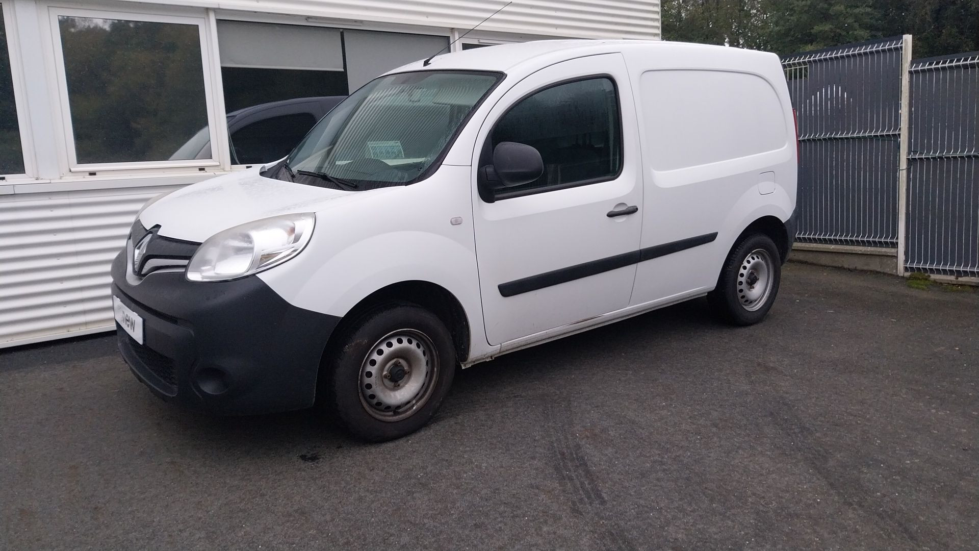 Vente en ligne Renault Kangoo Express  1.5 DCI 75 ENERGY E6 au prix de 12 990 €