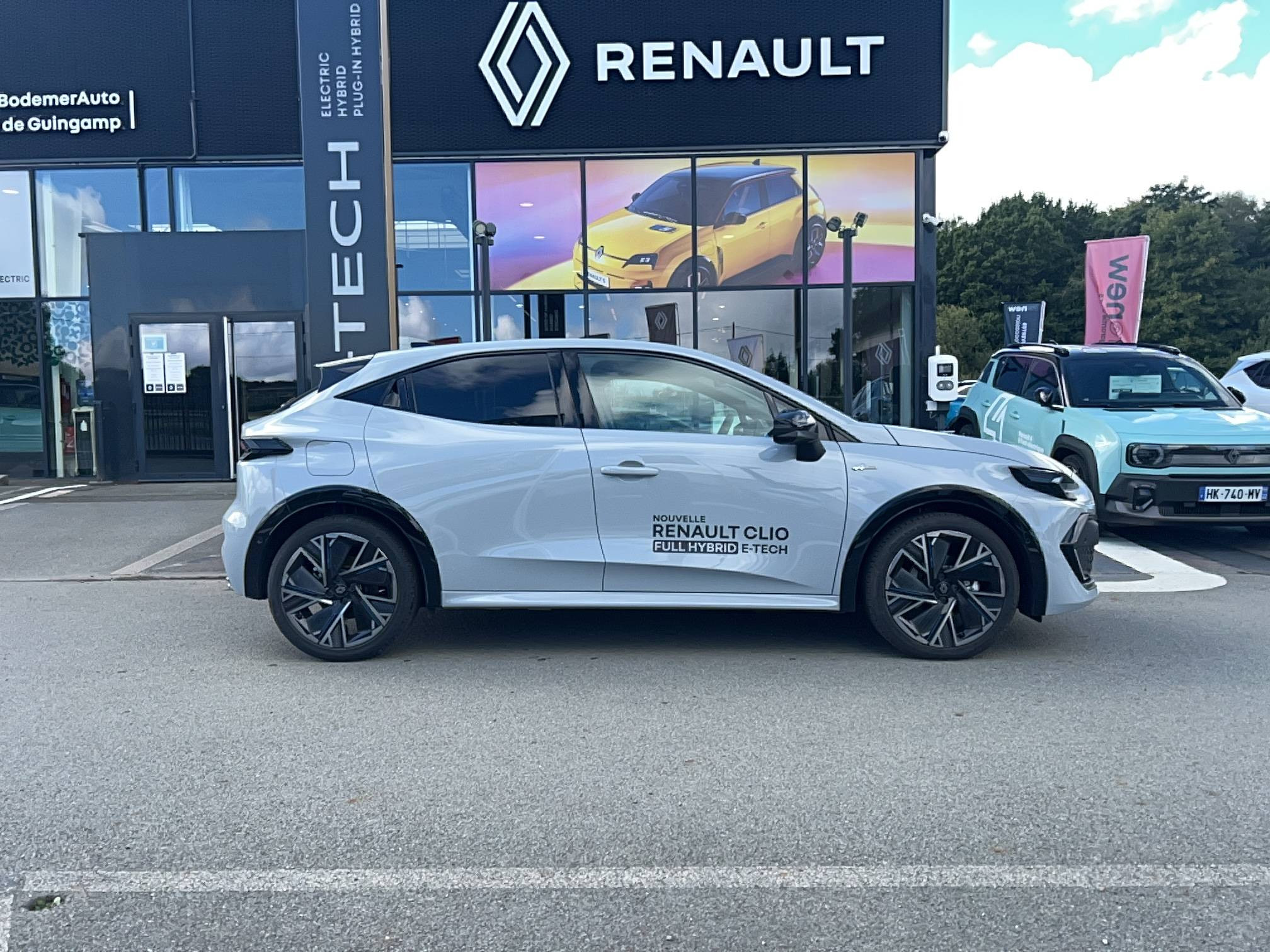 Vente en ligne Renault Clio 6 Clio E-Tech full hybrid 160 ch au prix de 29 990 €