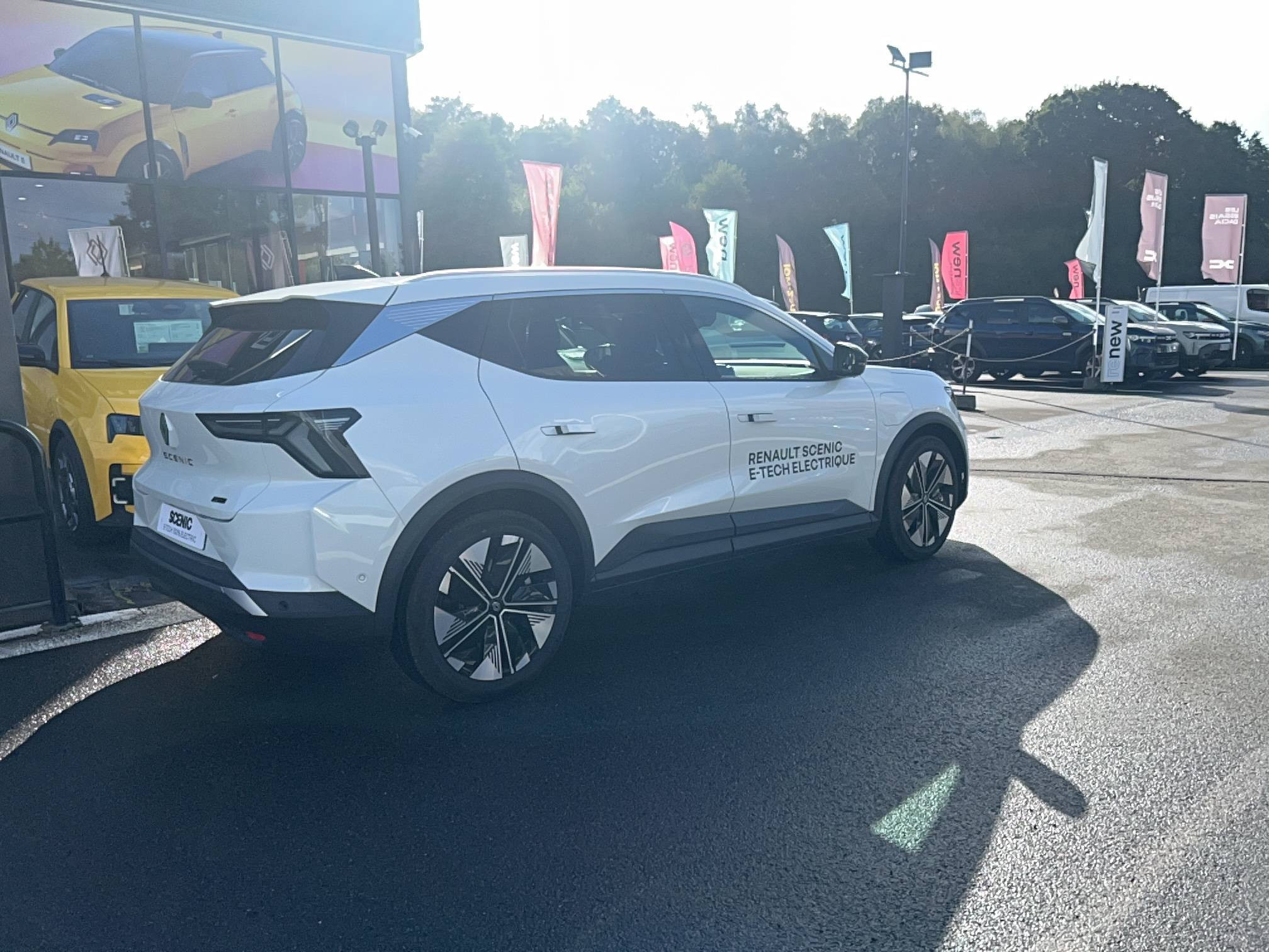 Vente en ligne Renault Scenic E-Tech Scenic E-Tech électrique 220 ch grande autonomie au prix de 47 590 €