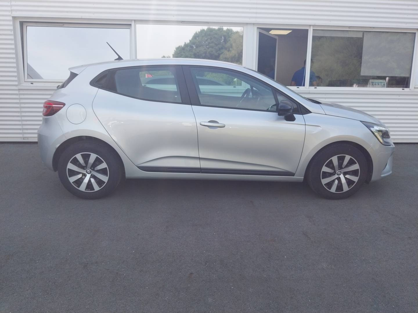 Vente en ligne Renault Clio 5 Clio TCe 90 au prix de 14 290 €