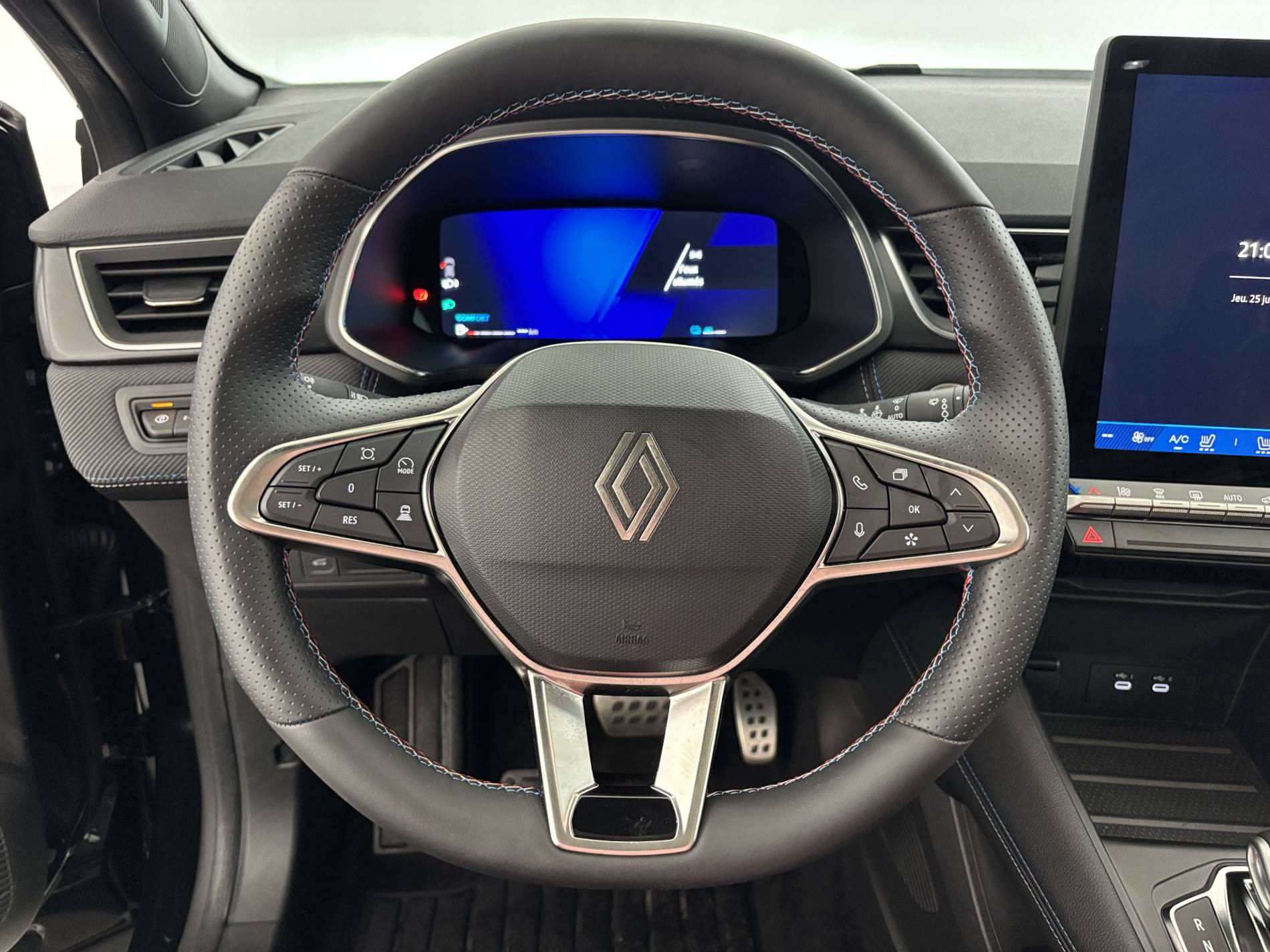 Vente en ligne Renault Symbioz  E-Tech full hybrid 145 au prix de 27 690 €