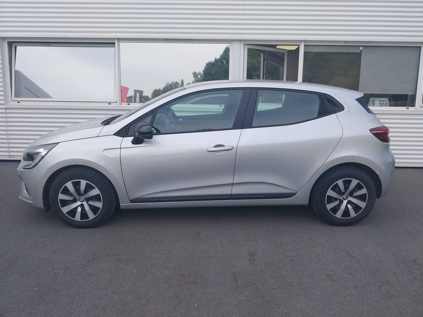 Vente en ligne Renault Clio 5 Clio TCe 90 au prix de 14 290 €