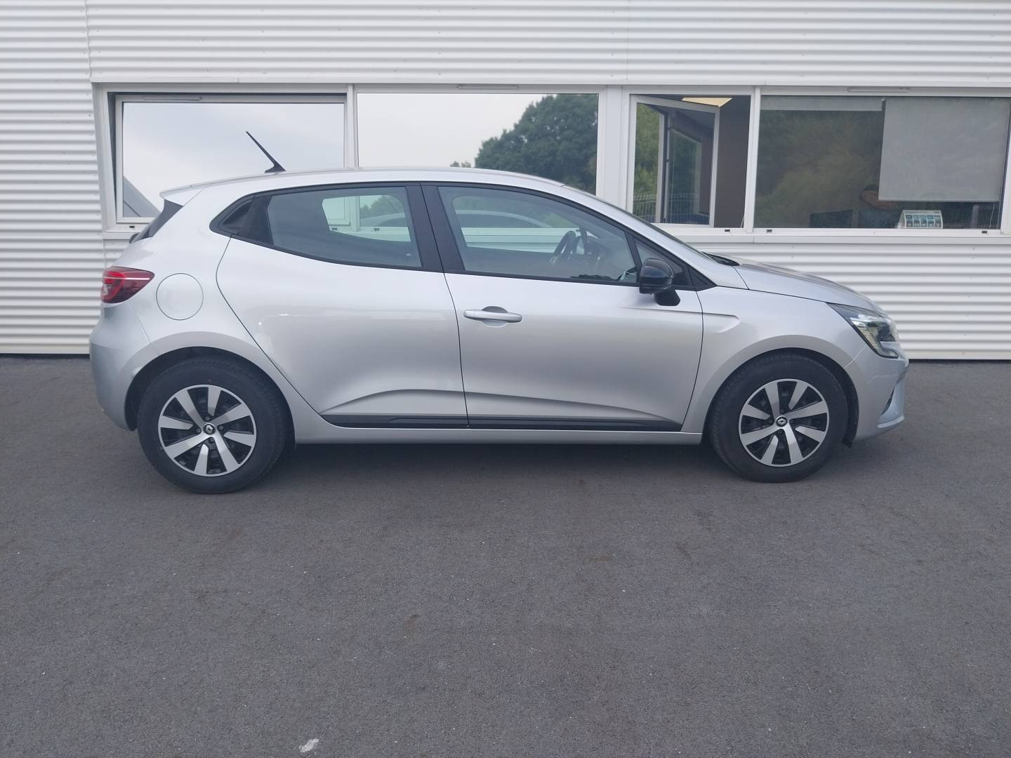 Vente en ligne Renault Clio 5 Clio TCe 90 au prix de 14 290 €