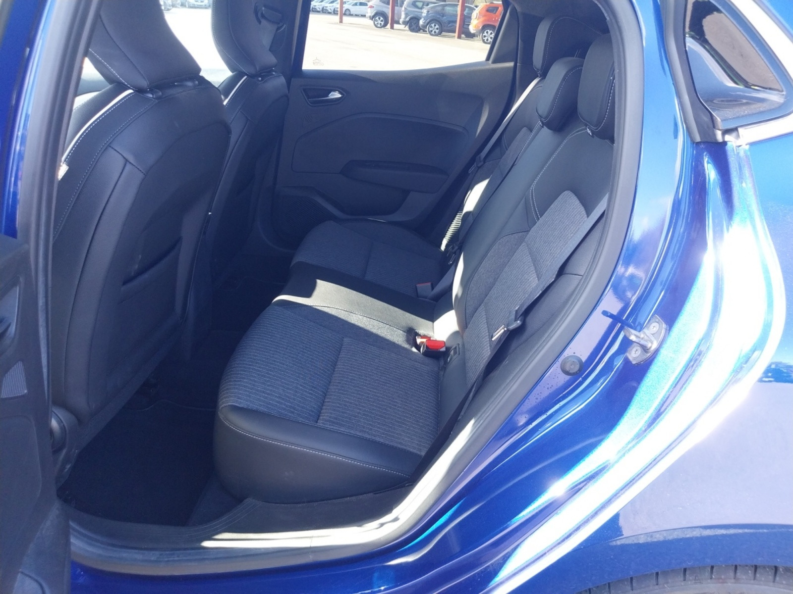 Vente en ligne Renault Clio 5 Clio E-Tech full hybrid 145 au prix de 18 490 €
