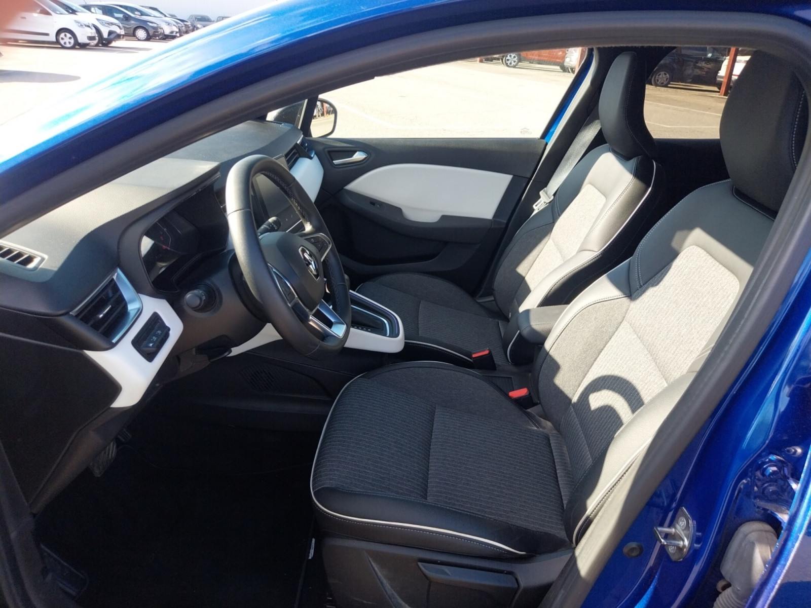Vente en ligne Renault Clio 5 Clio E-Tech full hybrid 145 au prix de 18 490 €