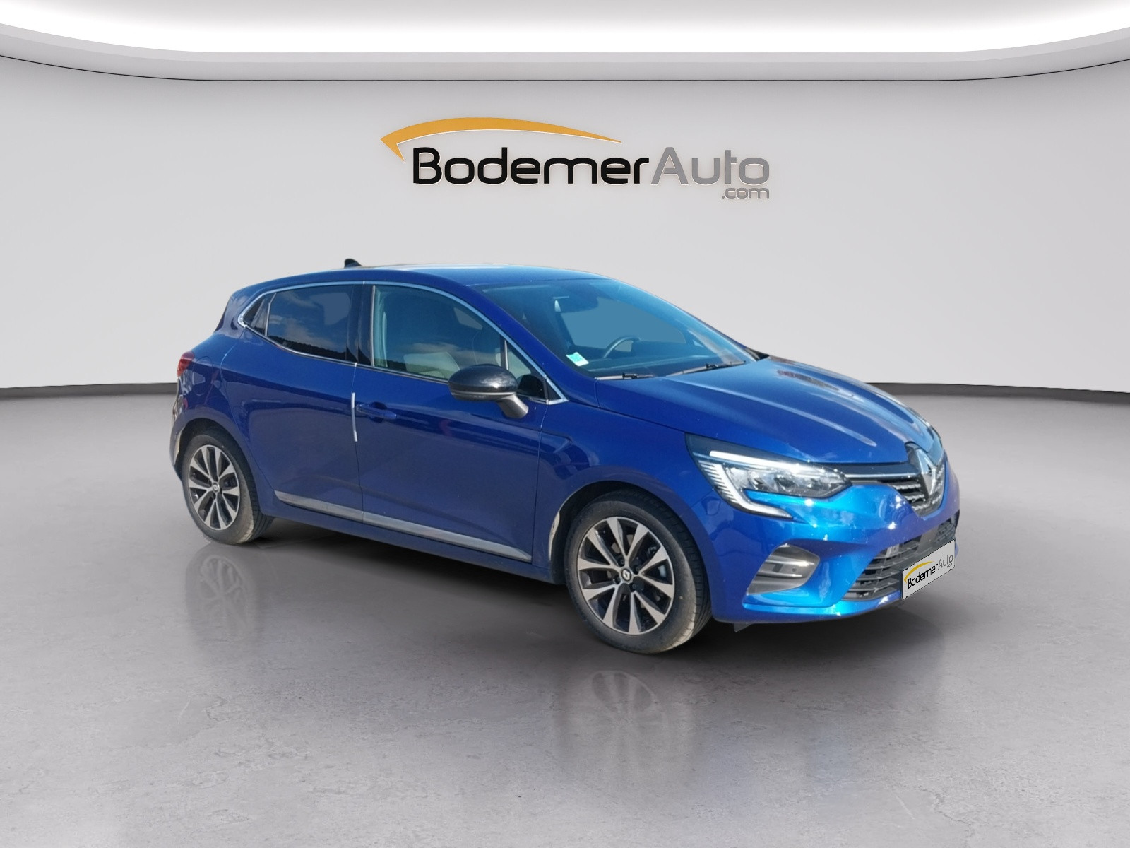 Vente en ligne Renault Clio 5 Clio E-Tech full hybrid 145 au prix de 18 490 €