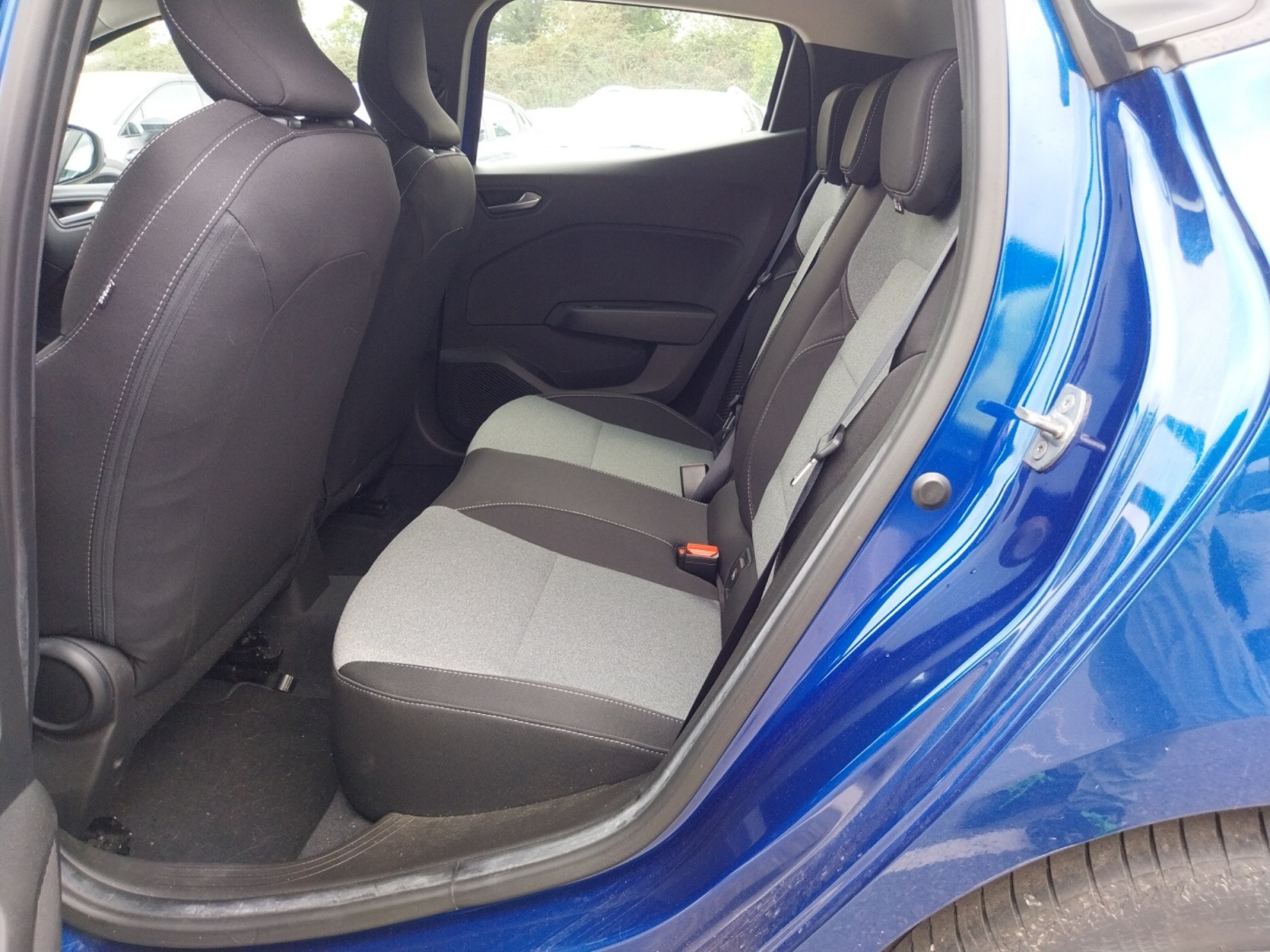 Vente en ligne Renault Clio 5 Clio E-Tech full hybrid 145 au prix de 18 490 €