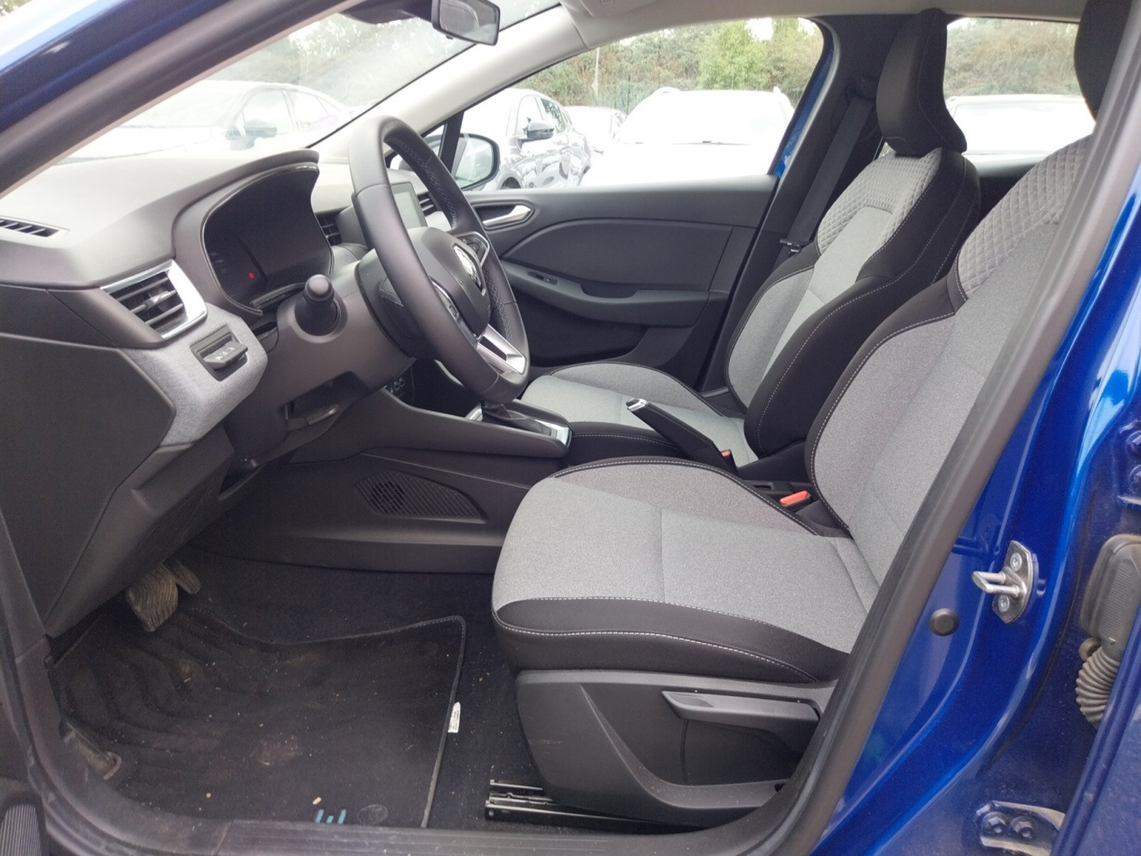 Vente en ligne Renault Clio 5 Clio E-Tech full hybrid 145 au prix de 18 490 €