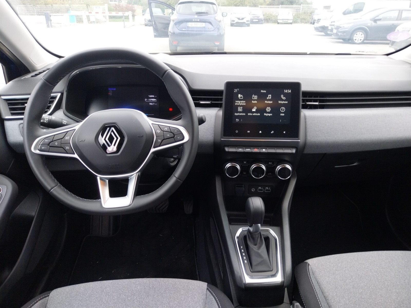 Vente en ligne Renault Clio 5 Clio E-Tech full hybrid 145 au prix de 18 490 €