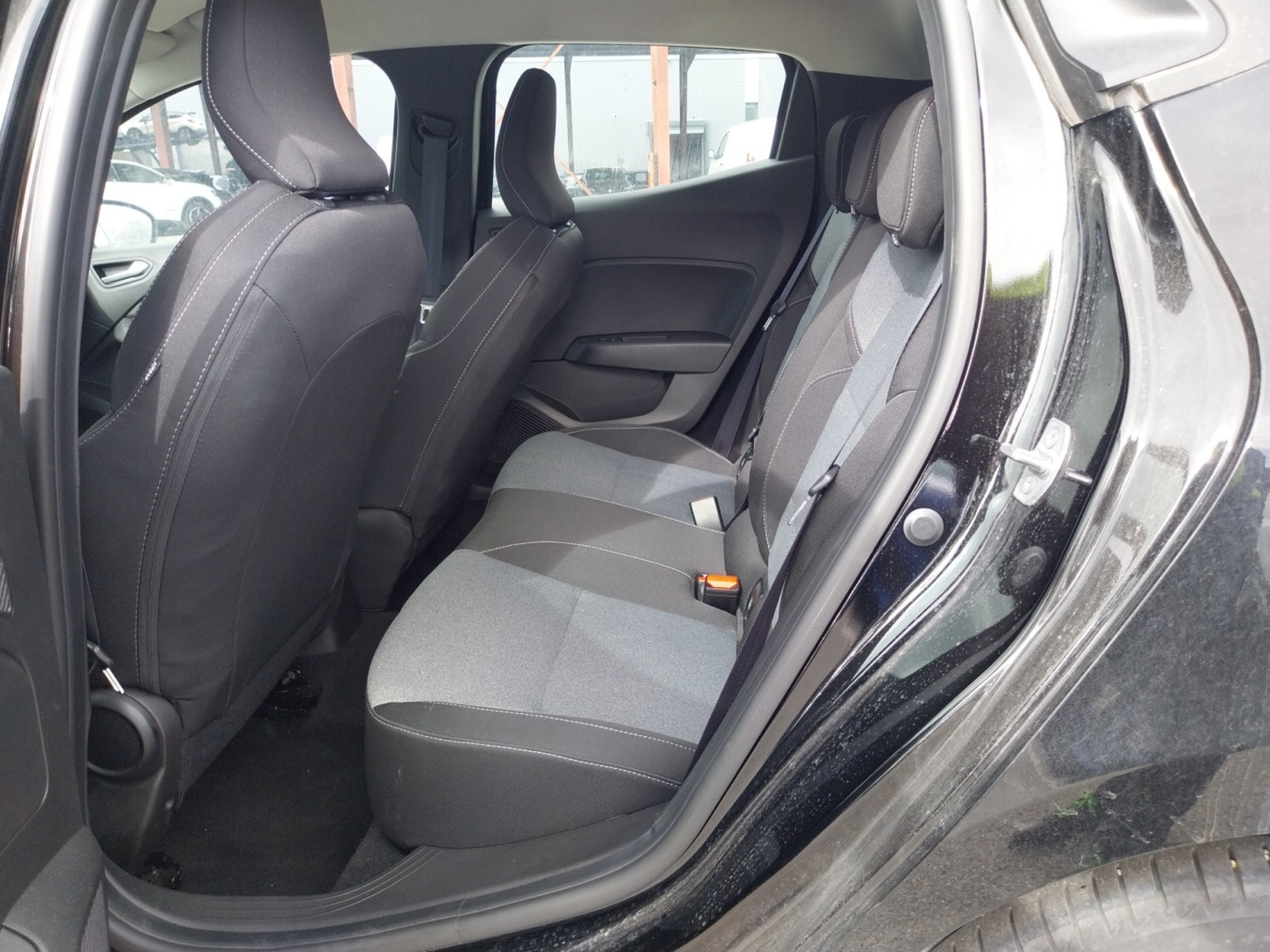Vente en ligne Renault Clio 5 Clio Blue dCi 100 ch GSR2 au prix de 17 490 €