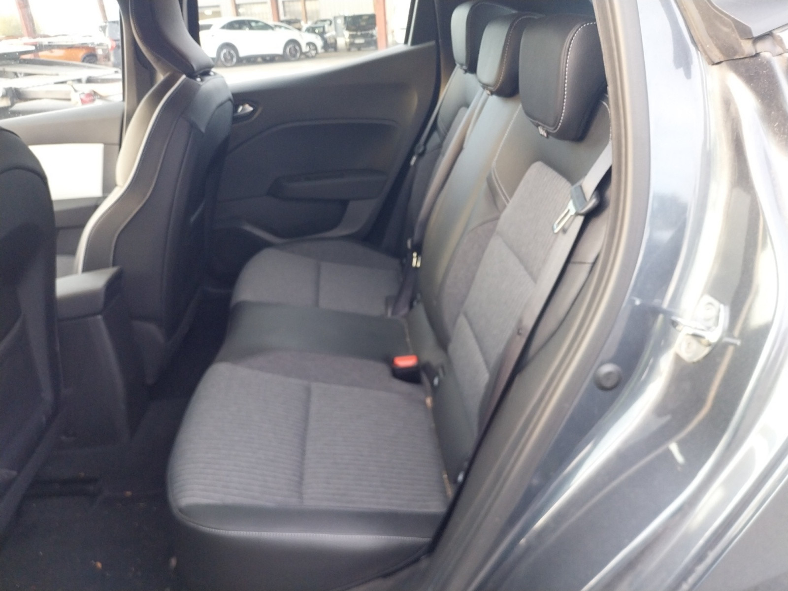 Vente en ligne Renault Clio 5 Clio TCe 90 - 21N au prix de 14 390 €