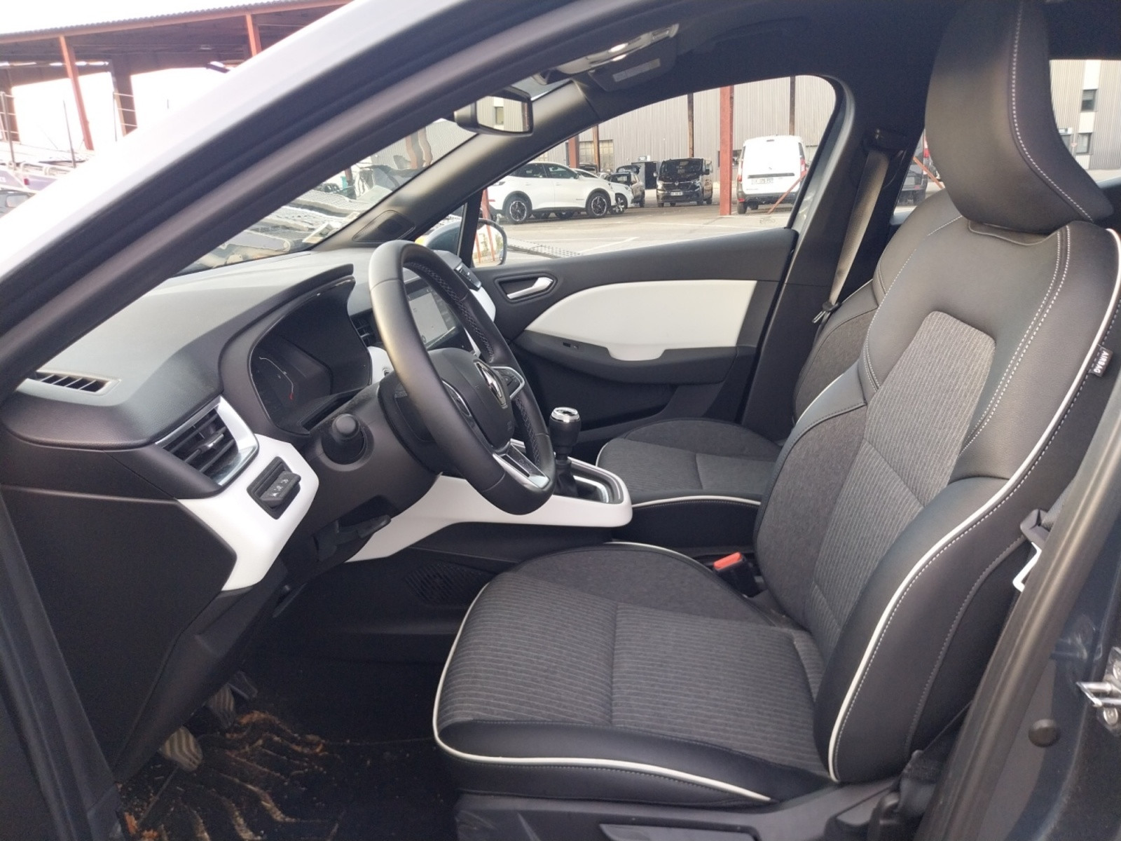 Vente en ligne Renault Clio 5 Clio TCe 90 - 21N au prix de 14 390 €