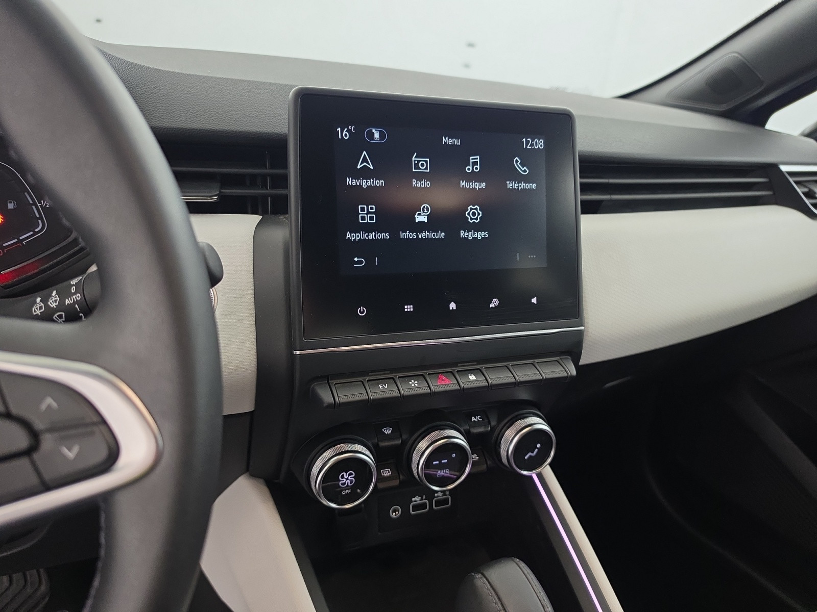 Vente en ligne Renault Clio 5 Clio E-Tech full hybrid 145 au prix de 18 490 €