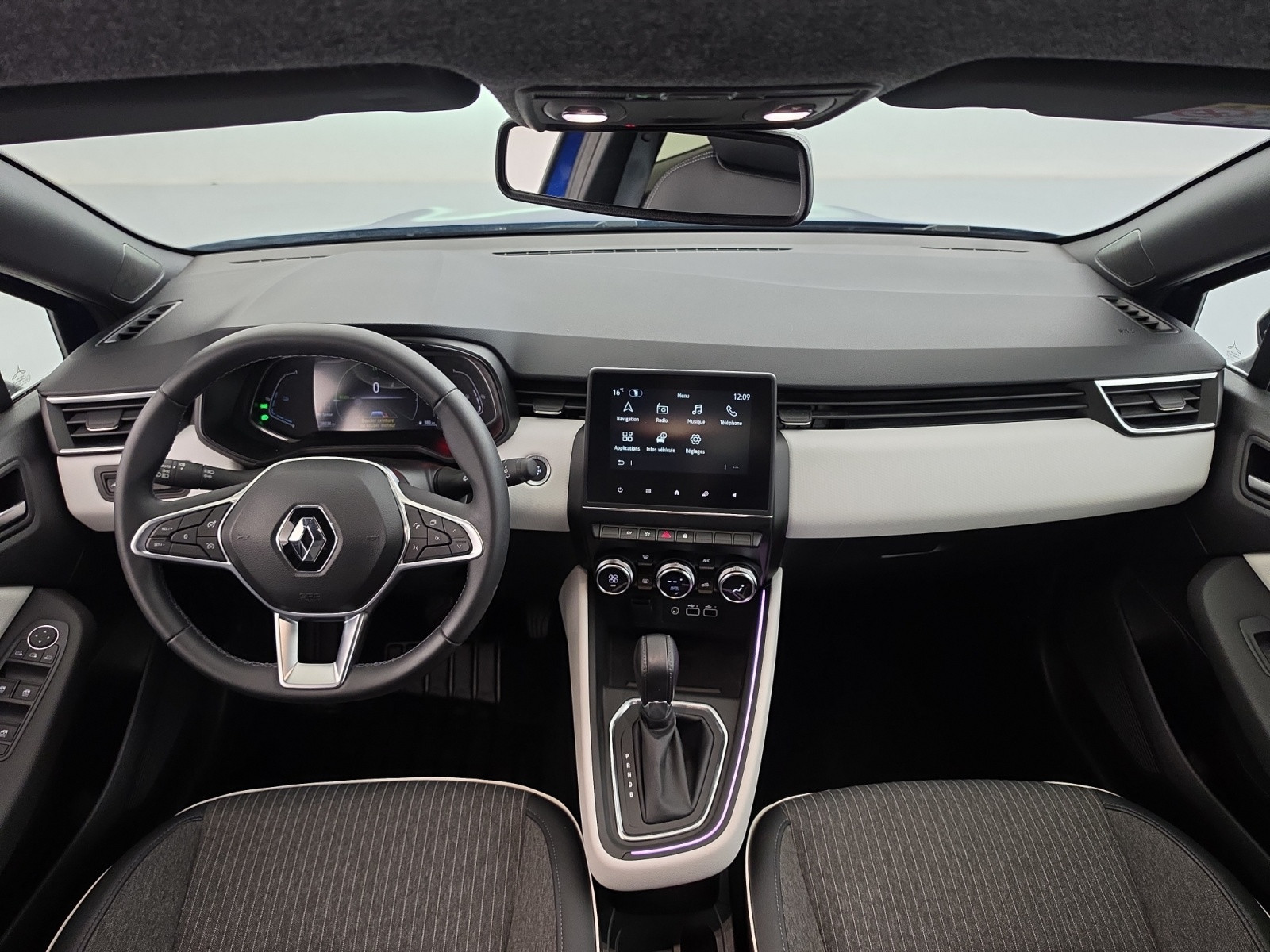 Vente en ligne Renault Clio 5 Clio E-Tech full hybrid 145 au prix de 18 490 €
