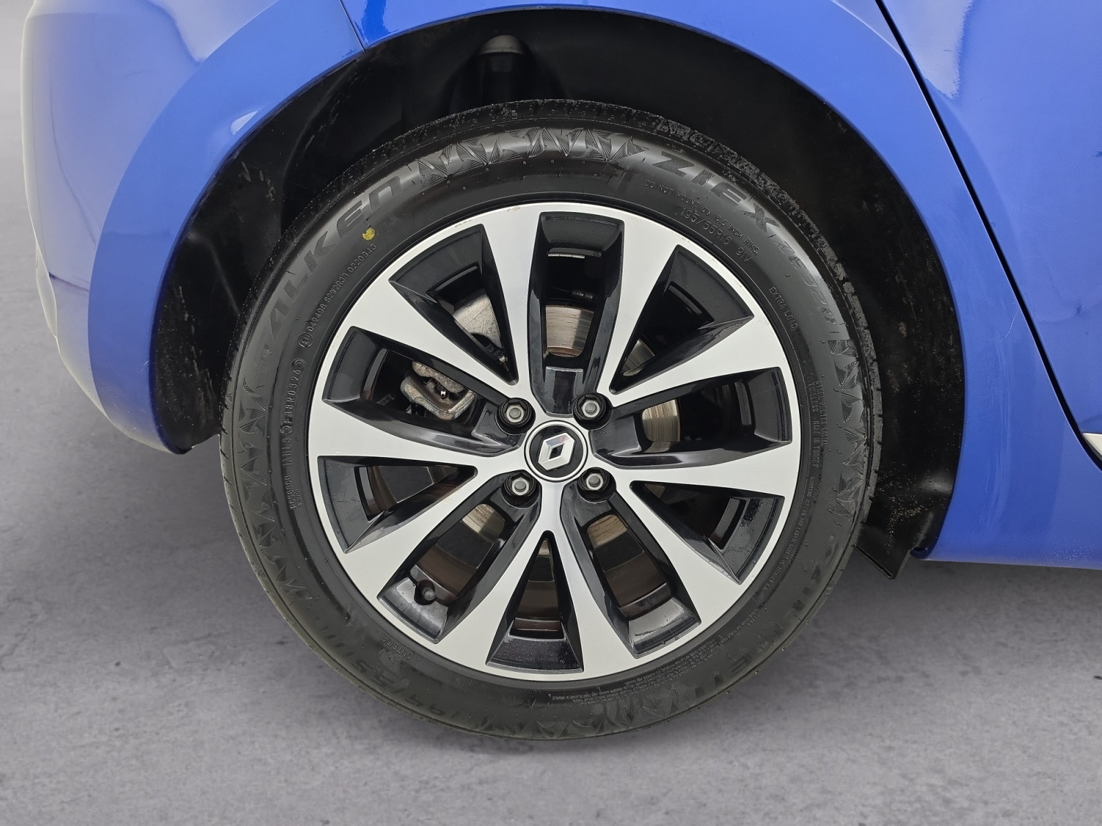 Vente en ligne Renault Clio 5 Clio E-Tech full hybrid 145 au prix de 18 490 €