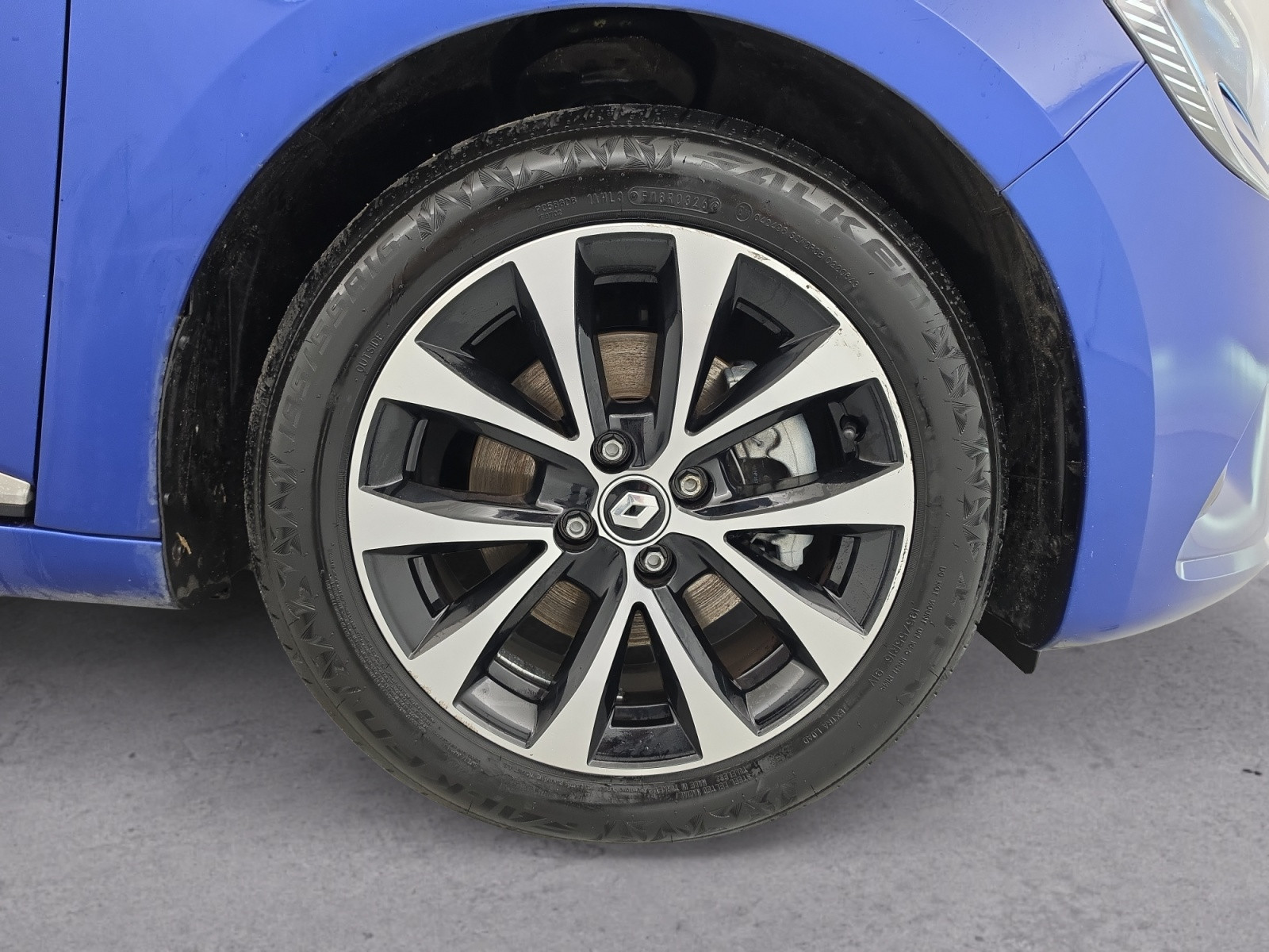 Vente en ligne Renault Clio 5 Clio E-Tech full hybrid 145 au prix de 18 490 €