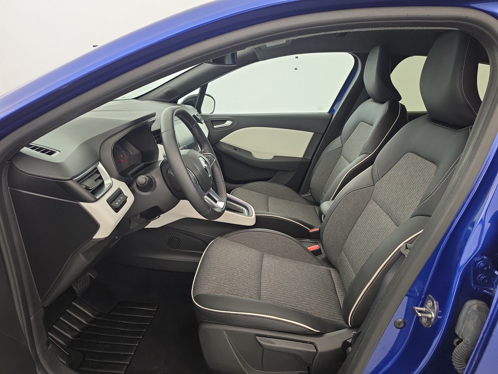 Vente en ligne Renault Clio 5 Clio E-Tech full hybrid 145 au prix de 18 490 €