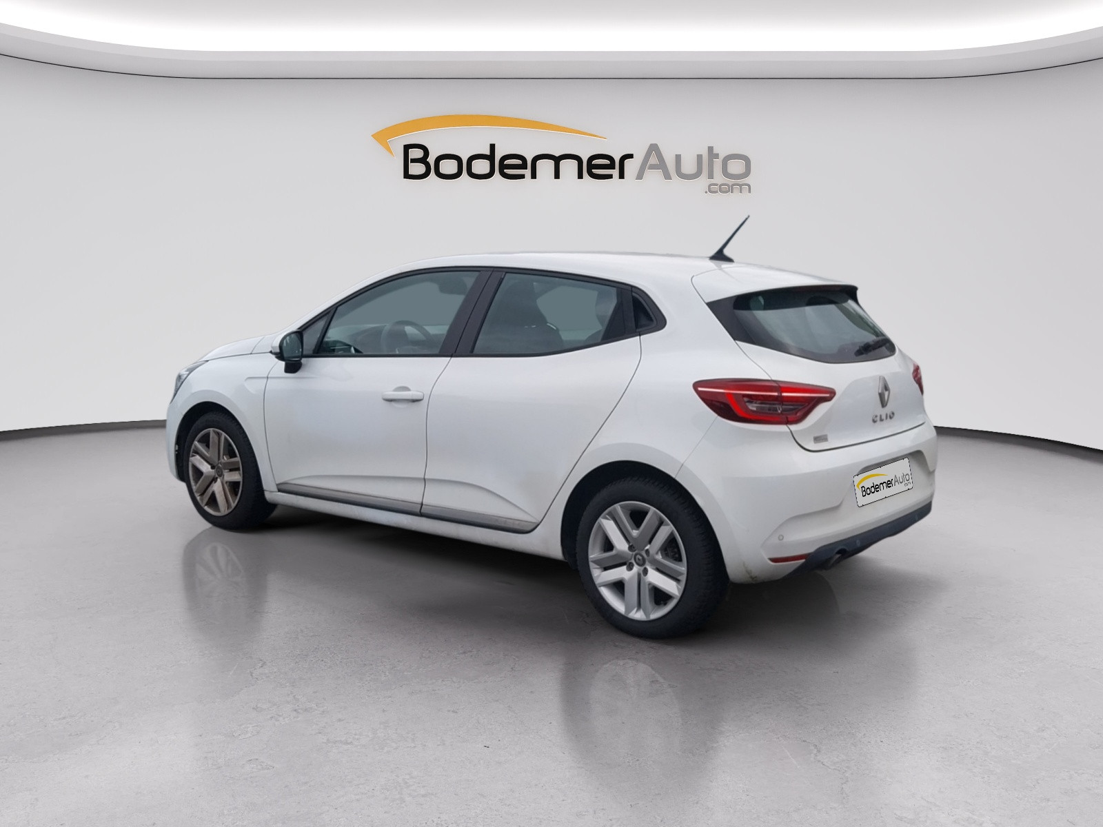 Vente en ligne Renault Clio 5 Clio TCe 90 - 21N au prix de 12 990 €