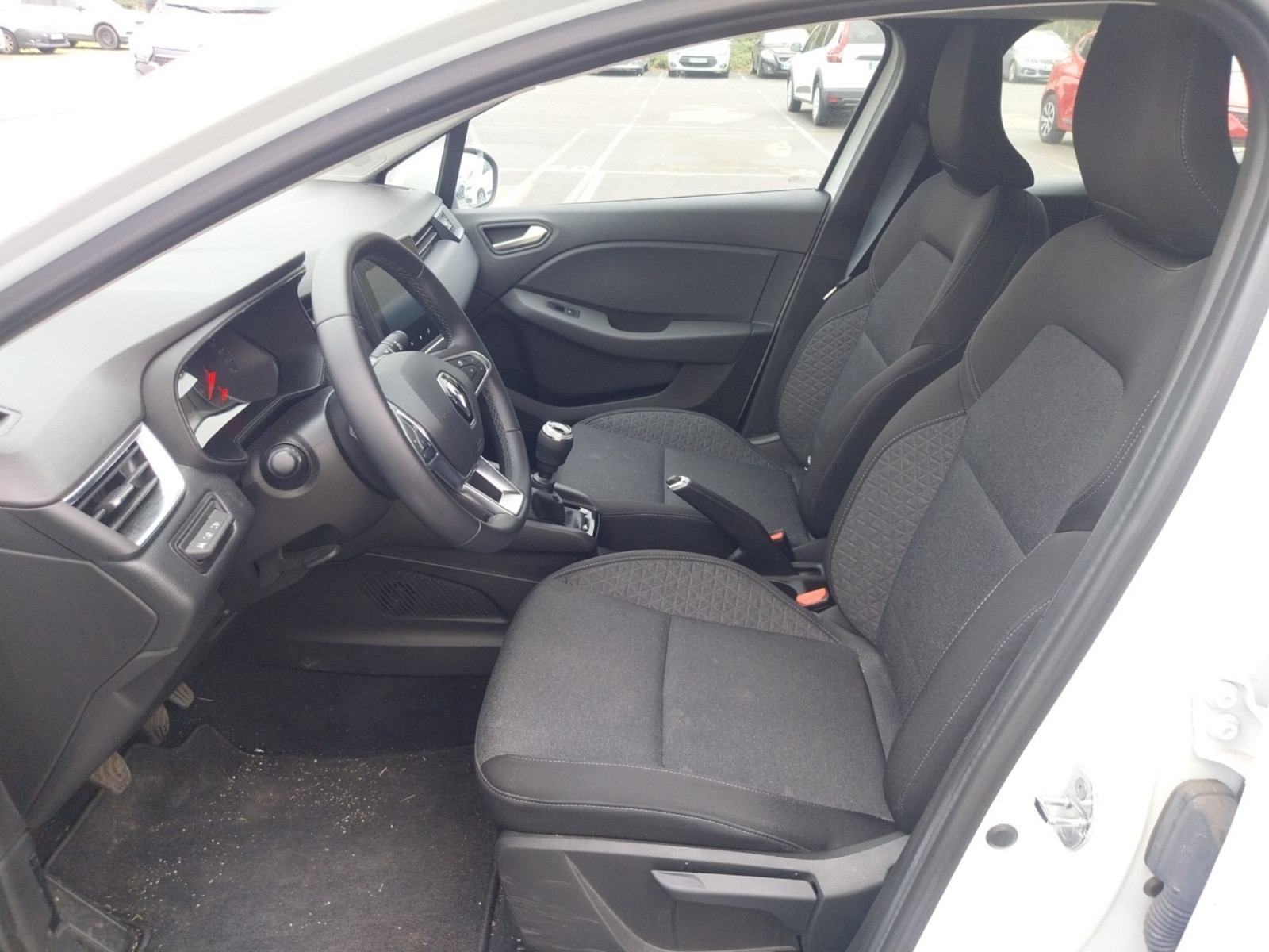Vente en ligne Renault Clio 5 Clio TCe 90 - 21N au prix de 12 990 €