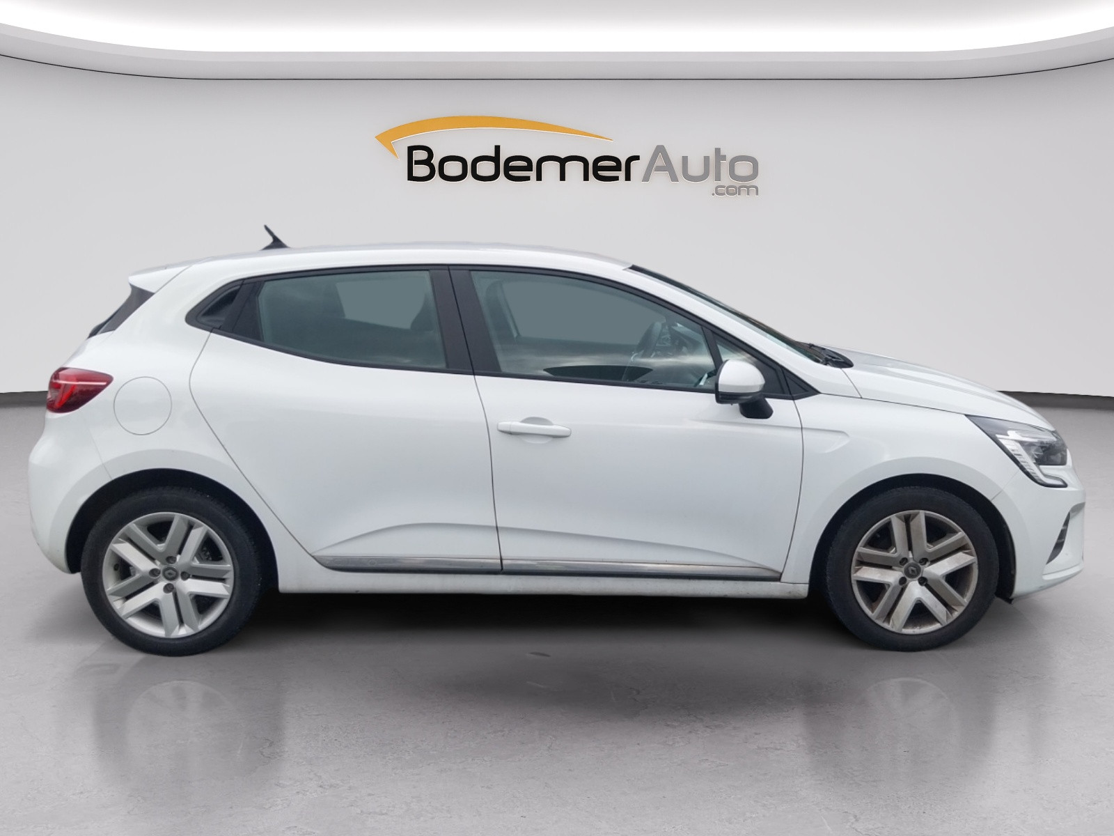 Vente en ligne Renault Clio 5 Clio TCe 90 - 21N au prix de 12 990 €