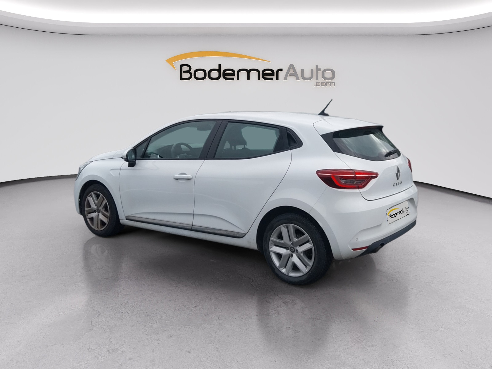 Vente en ligne Renault Clio 5 Clio TCe 90 - 21N au prix de 12 990 €