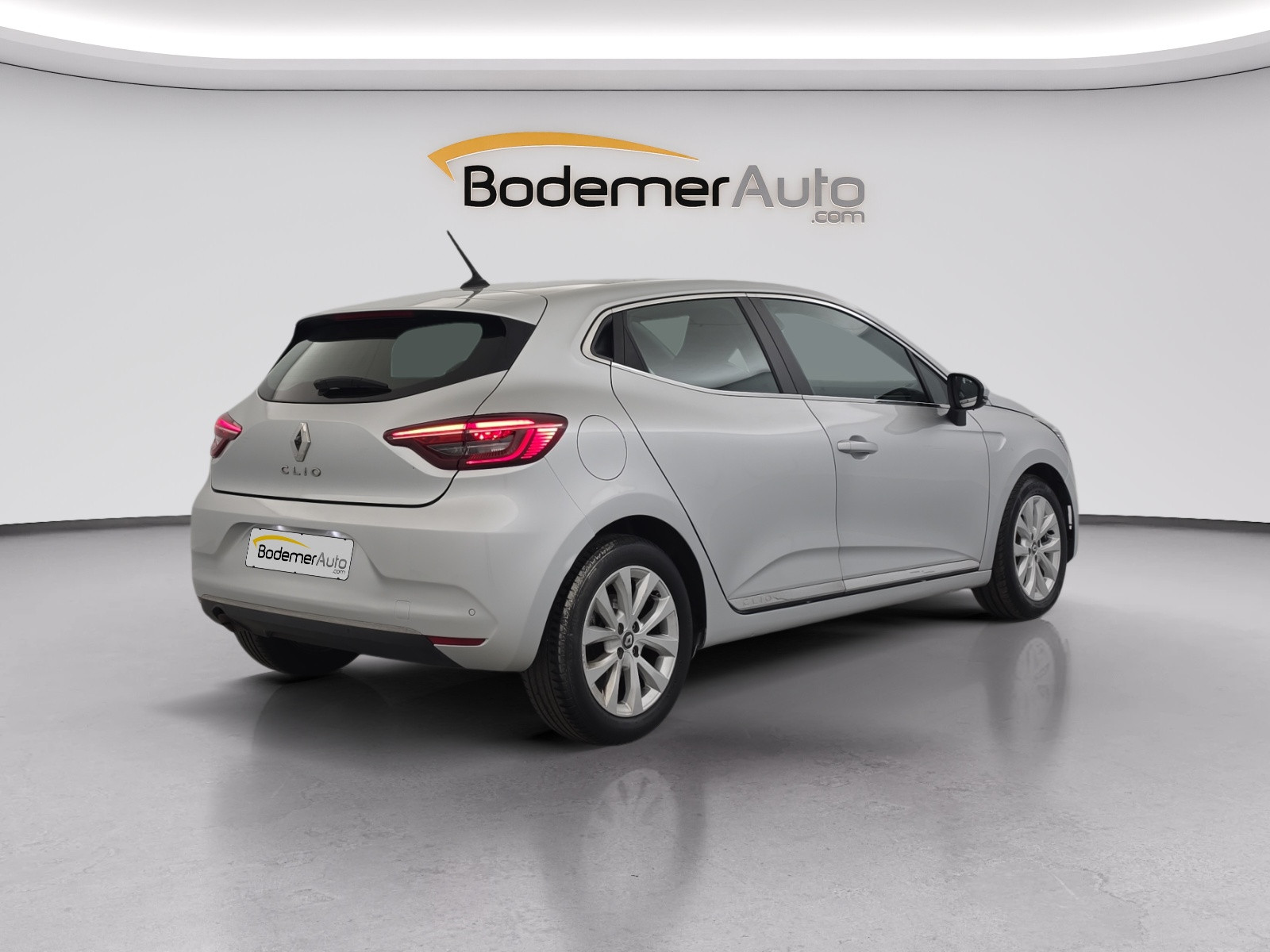 Vente en ligne Renault Clio 5 Clio TCe 90 X-Tronic - 21N au prix de 15 490 €