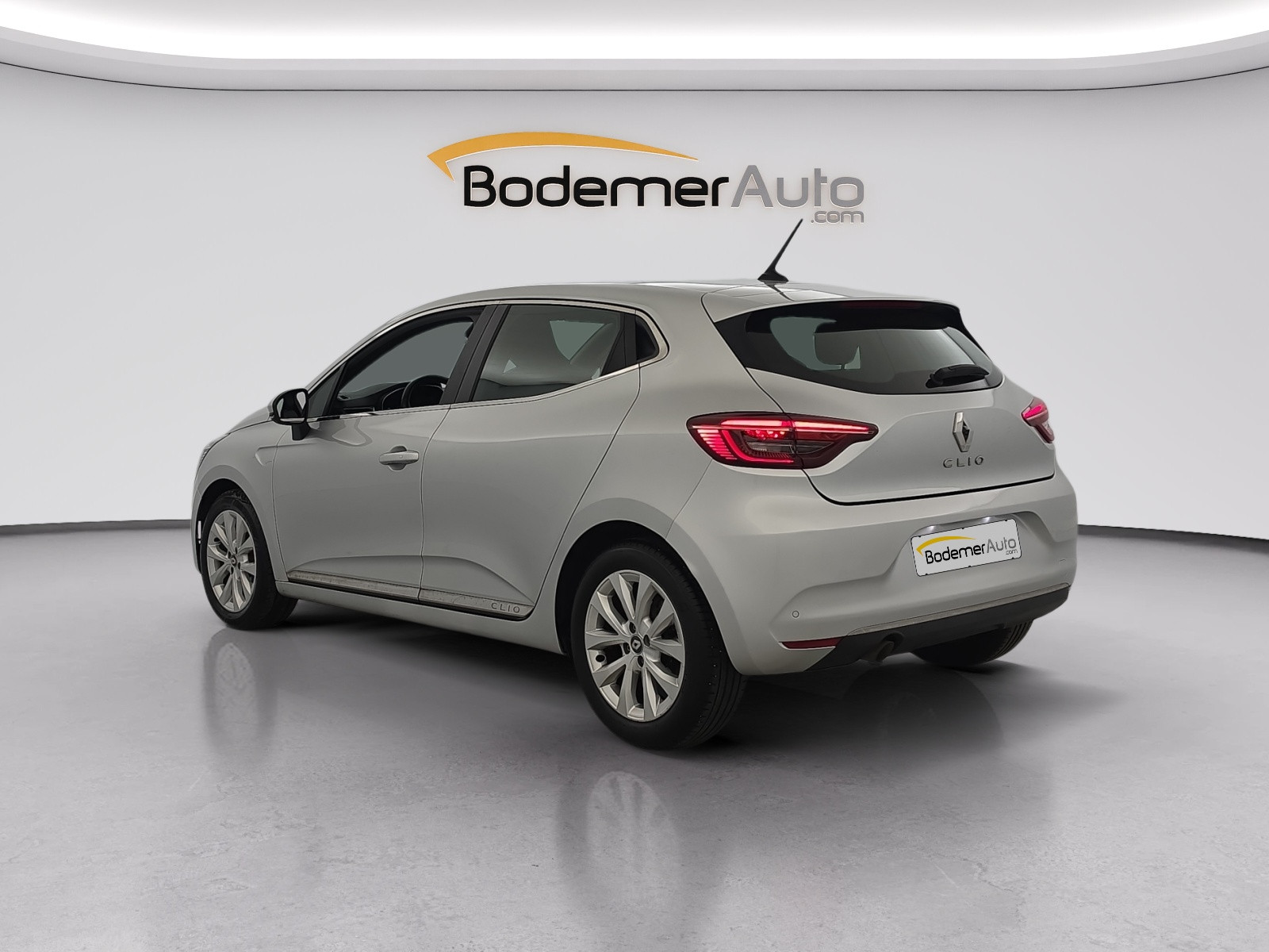 Vente en ligne Renault Clio 5 Clio TCe 90 X-Tronic - 21N au prix de 15 490 €