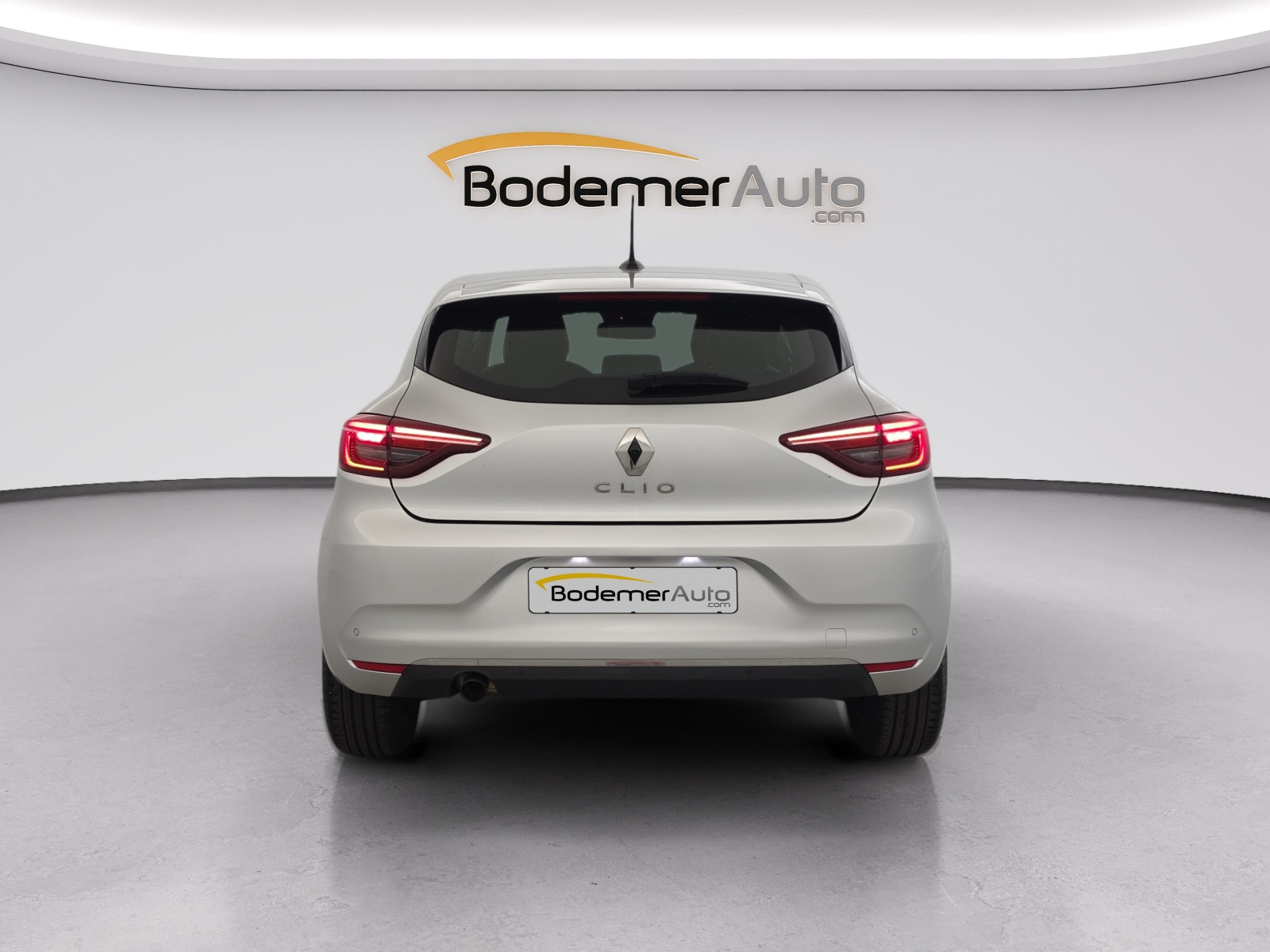 Vente en ligne Renault Clio 5 Clio TCe 90 X-Tronic - 21N au prix de 15 490 €