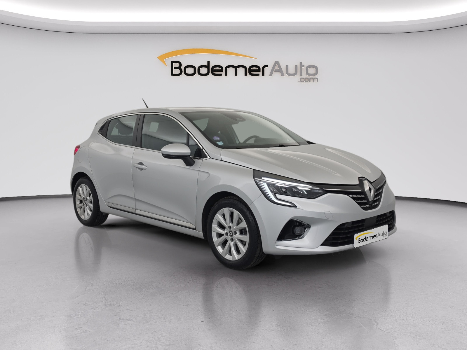 Vente en ligne Renault Clio 5 Clio TCe 90 X-Tronic - 21N au prix de 15 490 €