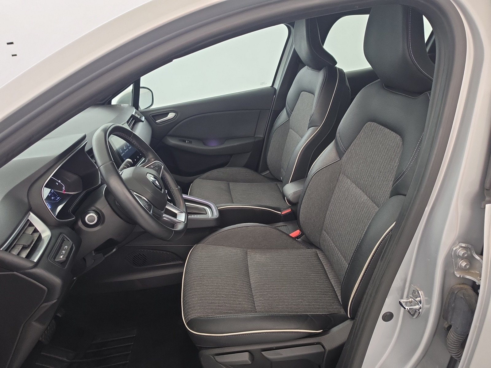 Vente en ligne Renault Clio 5 Clio TCe 90 X-Tronic - 21N au prix de 15 490 €