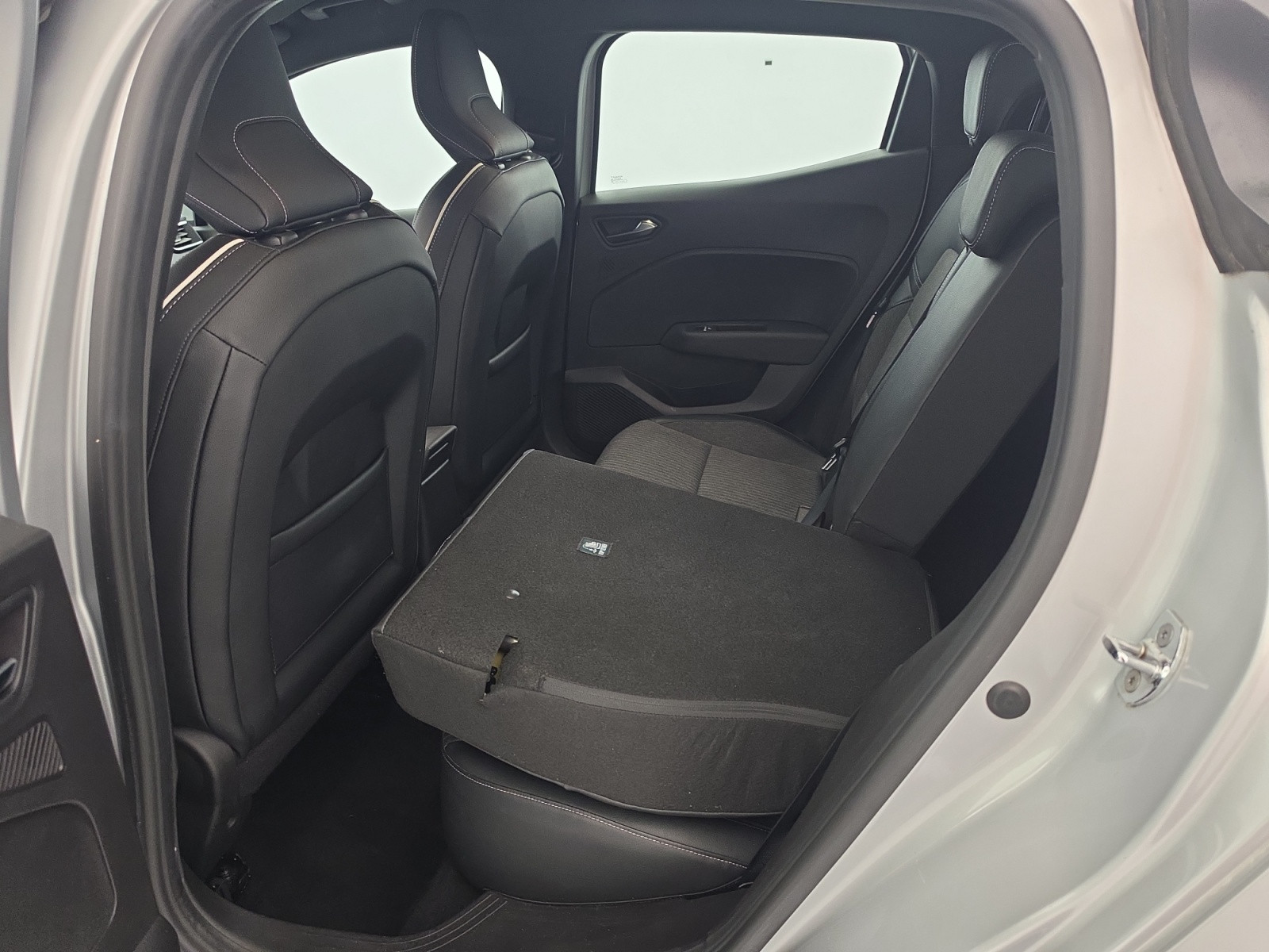 Vente en ligne Renault Clio 5 Clio TCe 90 X-Tronic - 21N au prix de 15 490 €