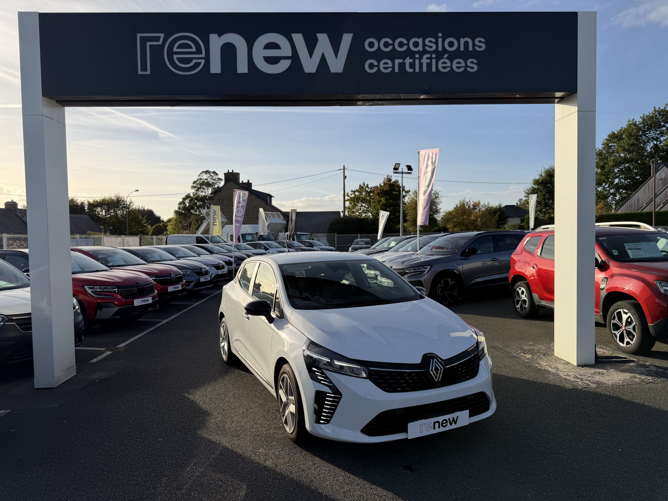 Renault Clio 5 Clio Eco-G 100 ch GSR2 occasion de 2025 en vente à Lannion