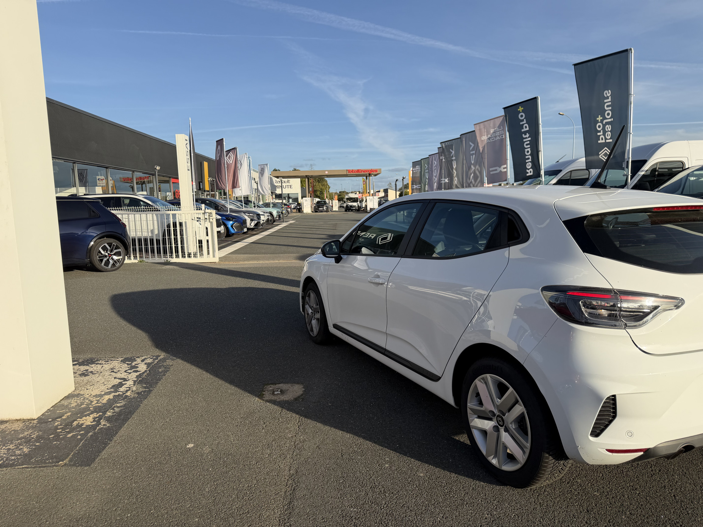 Vente en ligne Renault Clio 5 Clio Eco-G 100 ch GSR2 au prix de 15 990 €