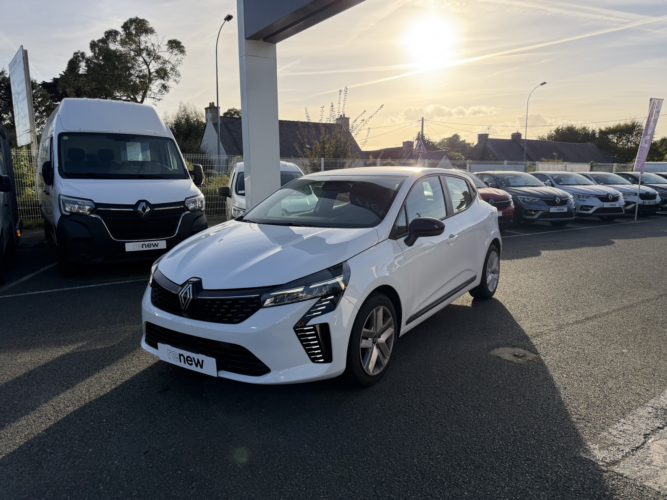 Vente en ligne Renault Clio 5 Clio Eco-G 100 ch GSR2 au prix de 15 990 €