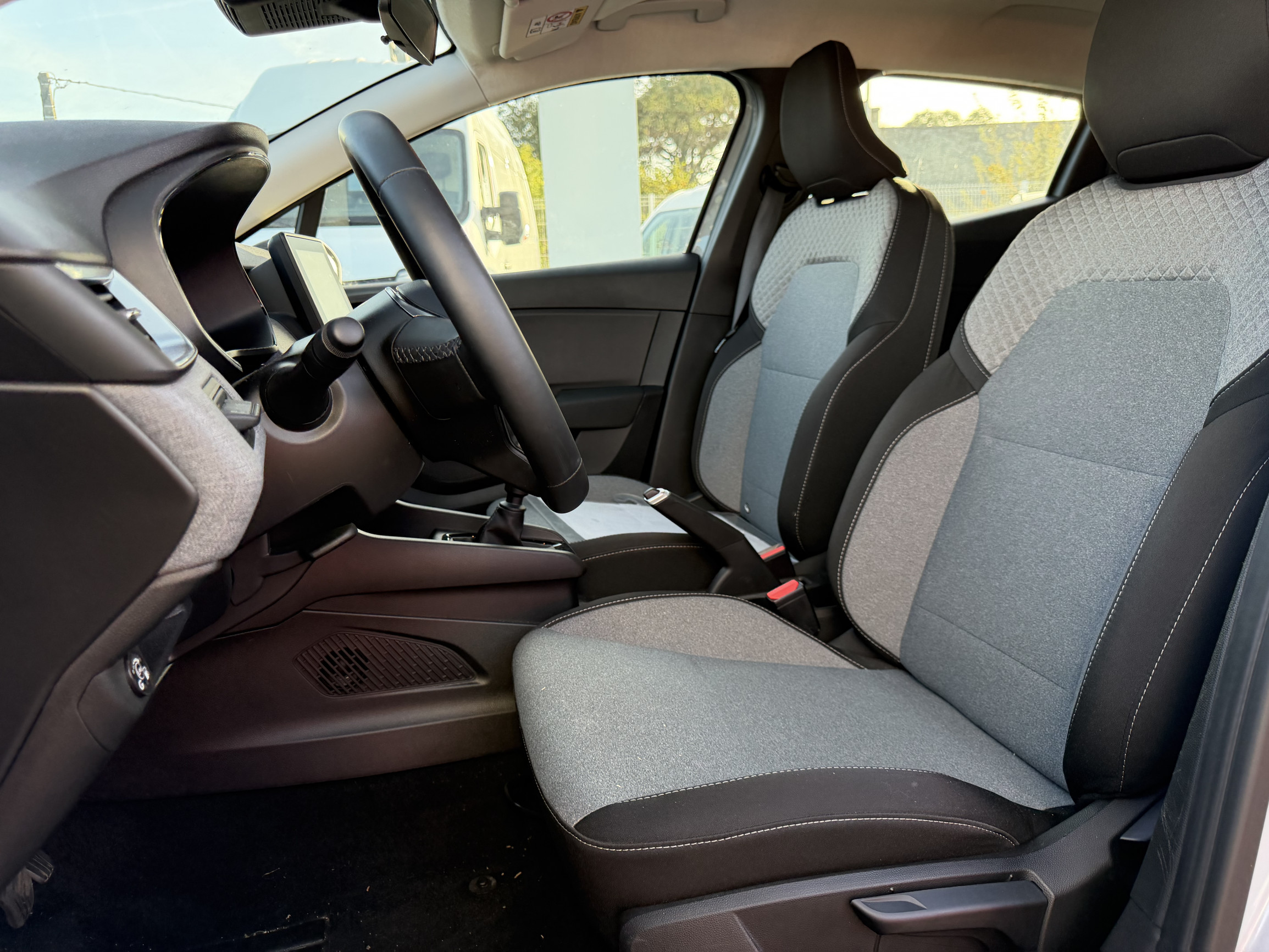 Vente en ligne Renault Clio 5 Clio Eco-G 100 ch GSR2 au prix de 15 990 €