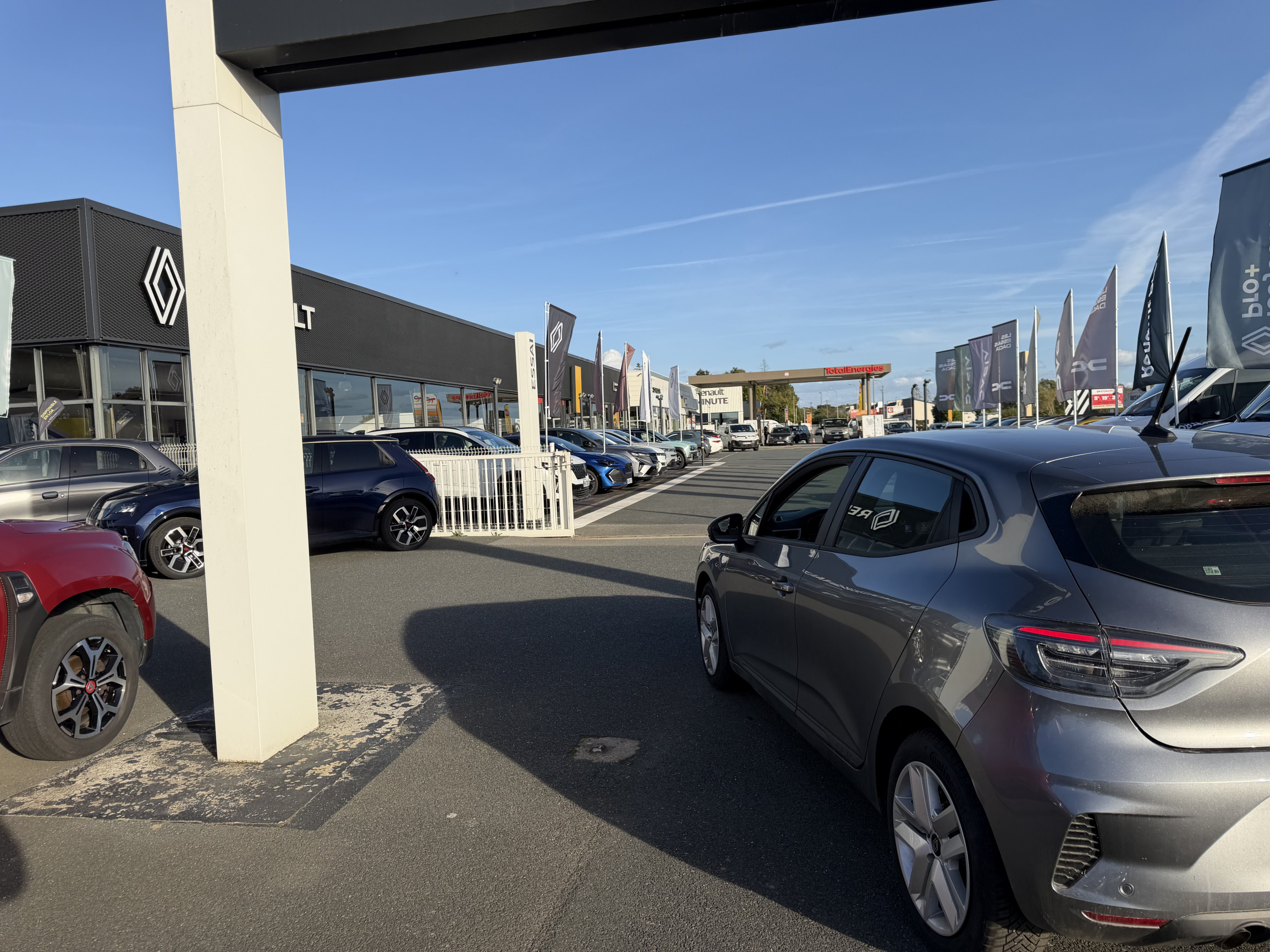 Vente en ligne Renault Clio 5 Clio Eco-G 100 ch GSR2 au prix de 15 990 €