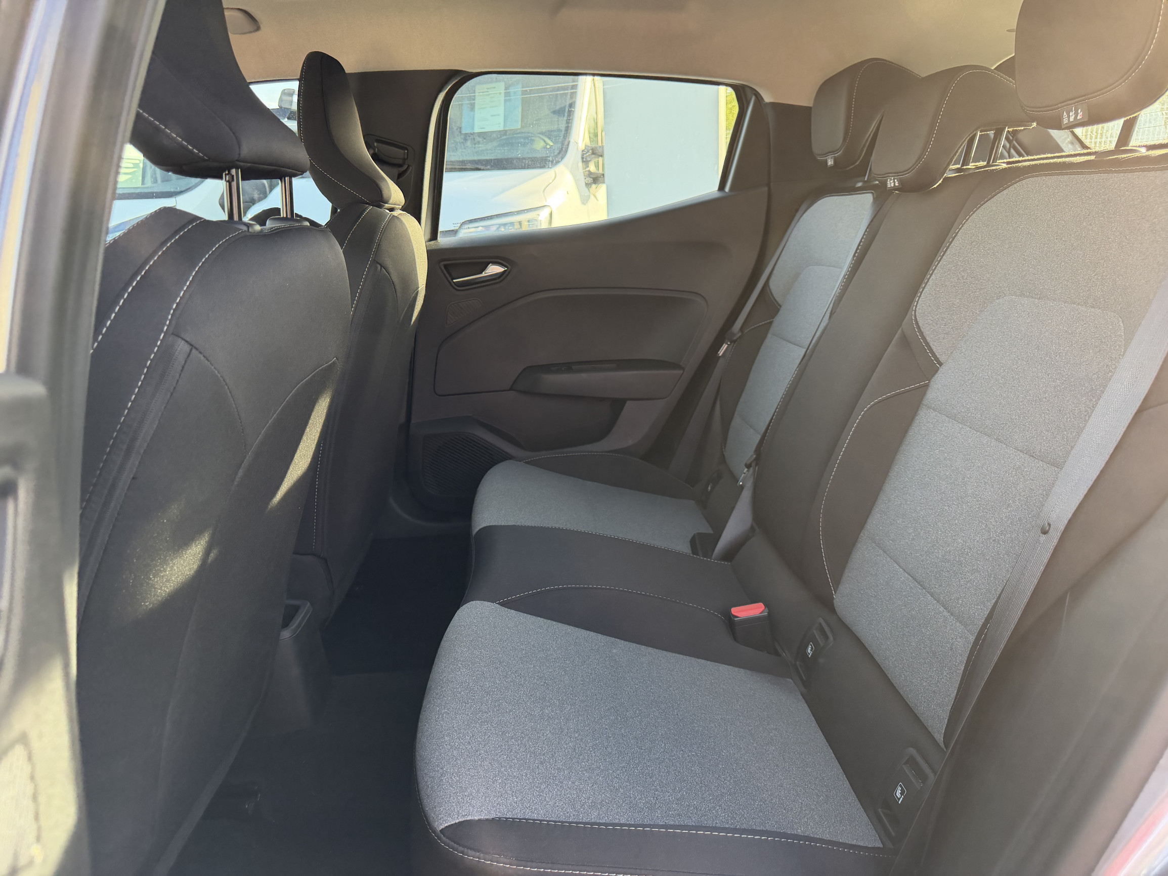 Vente en ligne Renault Clio 5 Clio Eco-G 100 ch GSR2 au prix de 15 990 €
