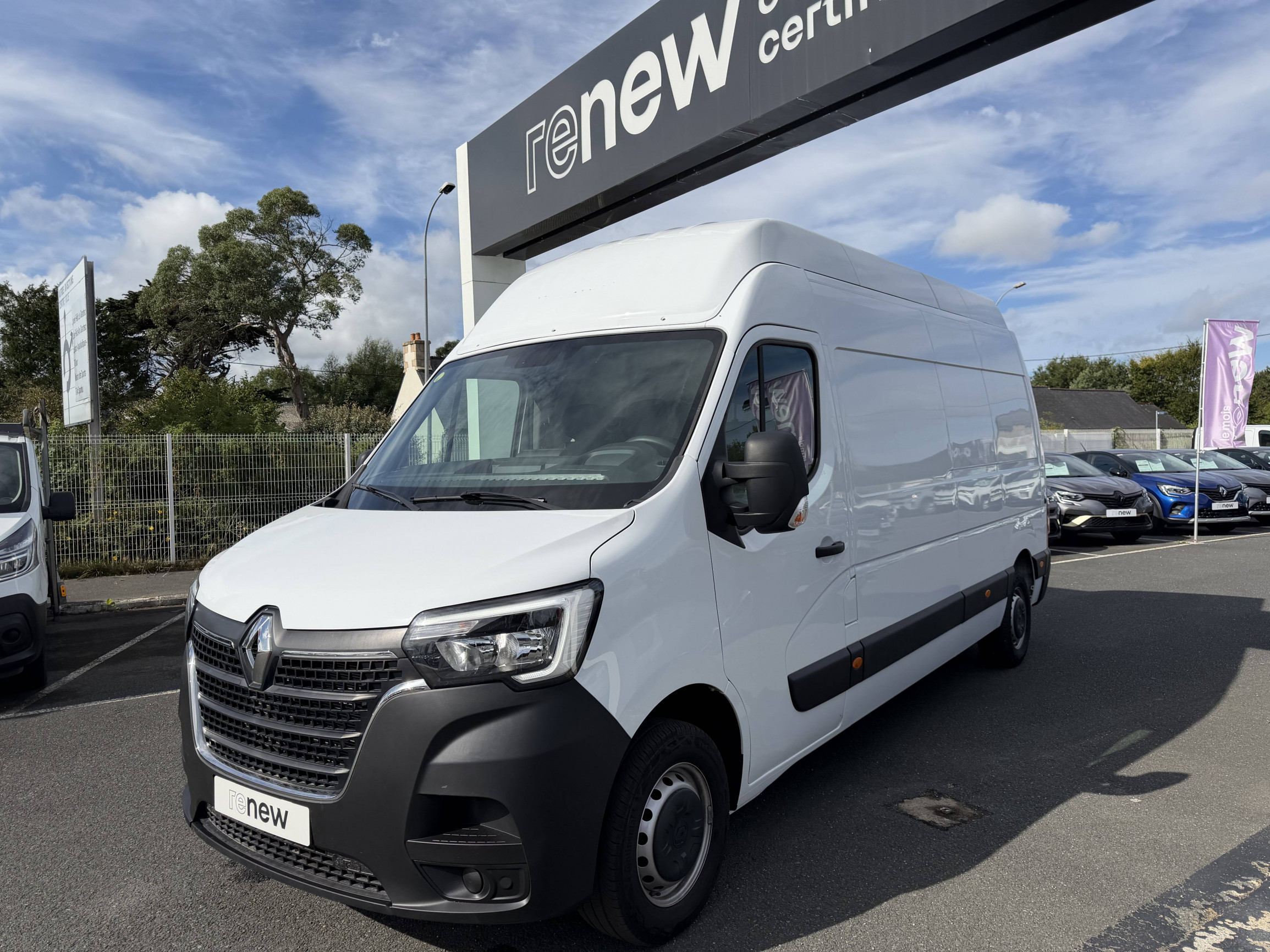Vente en ligne Renault Master Fourgon MASTER FGN TRAC F3500 L3H3 BLUE DCI 135 au prix de 24 990 €