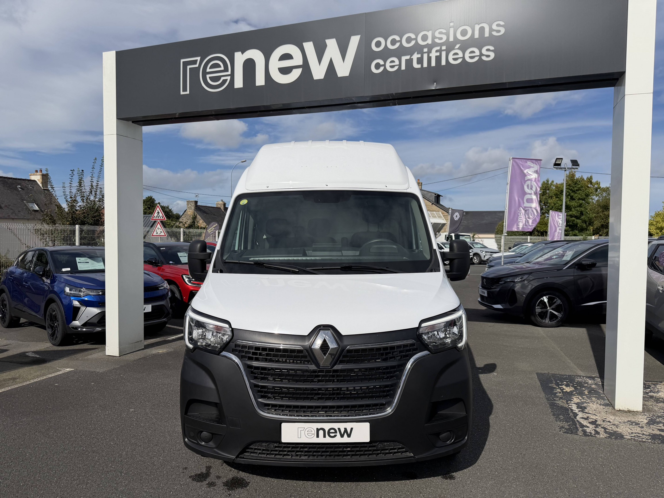 Vente en ligne Renault Master Fourgon MASTER FGN TRAC F3500 L3H3 BLUE DCI 135 au prix de 24 990 €