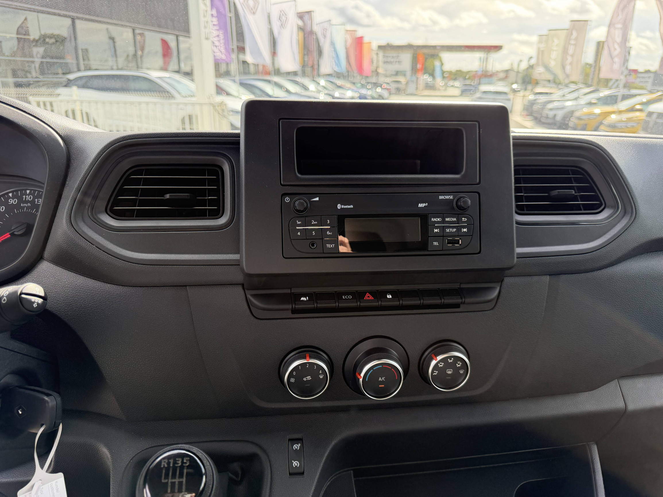 Vente en ligne Renault Master Fourgon MASTER FGN TRAC F3500 L3H3 BLUE DCI 135 au prix de 24 990 €