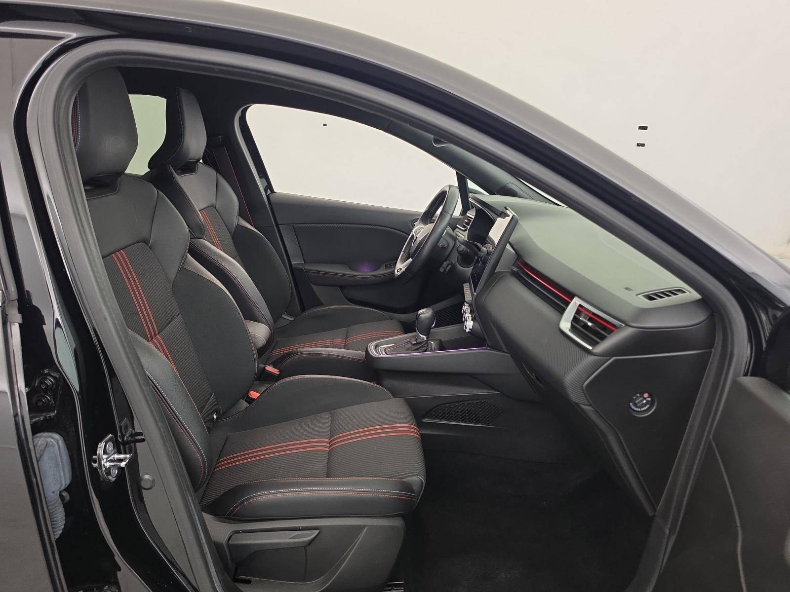 Vente en ligne Renault Clio 5 Clio E-Tech 140 - 21N au prix de 18 990 €