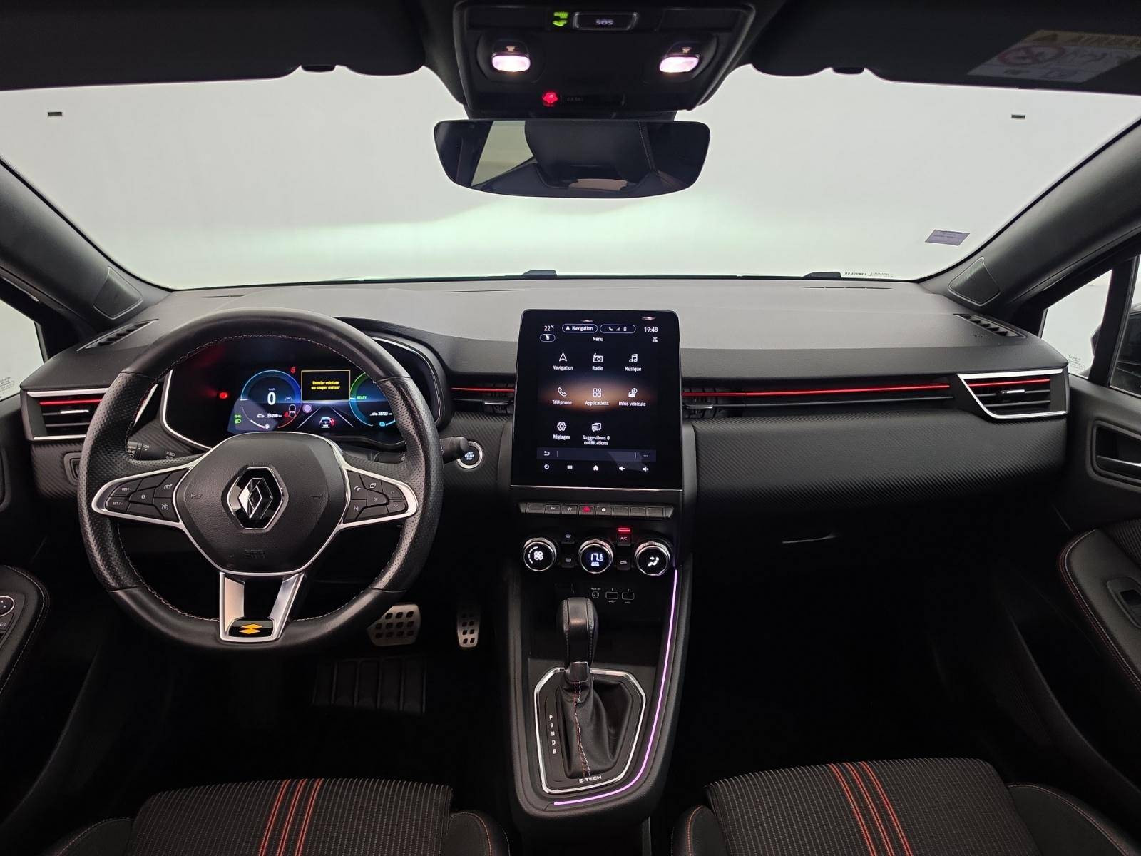 Vente en ligne Renault Clio 5 Clio E-Tech 140 - 21N au prix de 18 990 €