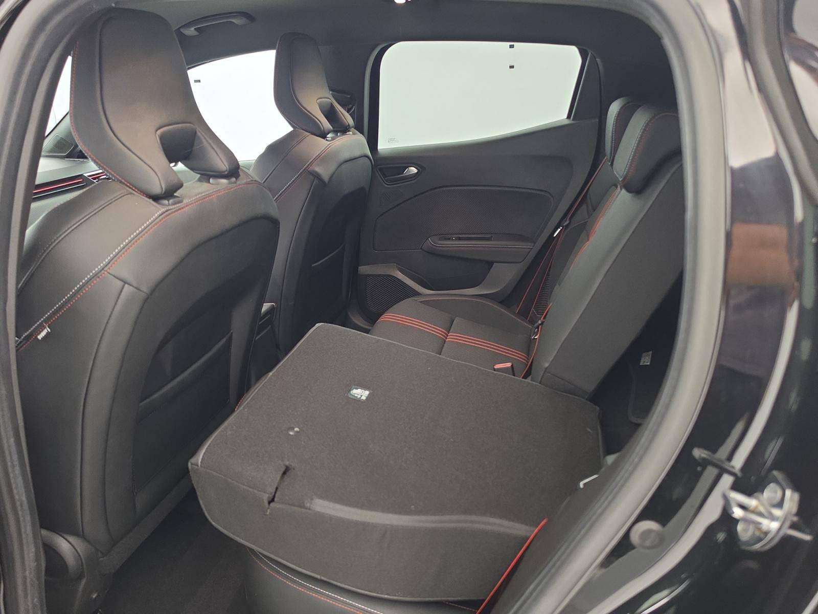 Vente en ligne Renault Clio 5 Clio E-Tech 140 - 21N au prix de 18 990 €