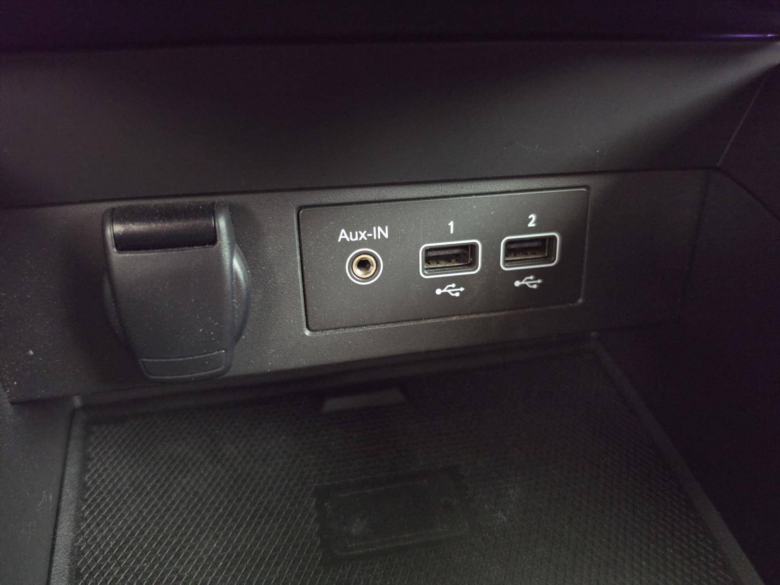 Vente en ligne Renault Clio 5 Clio E-Tech 140 - 21N au prix de 18 990 €