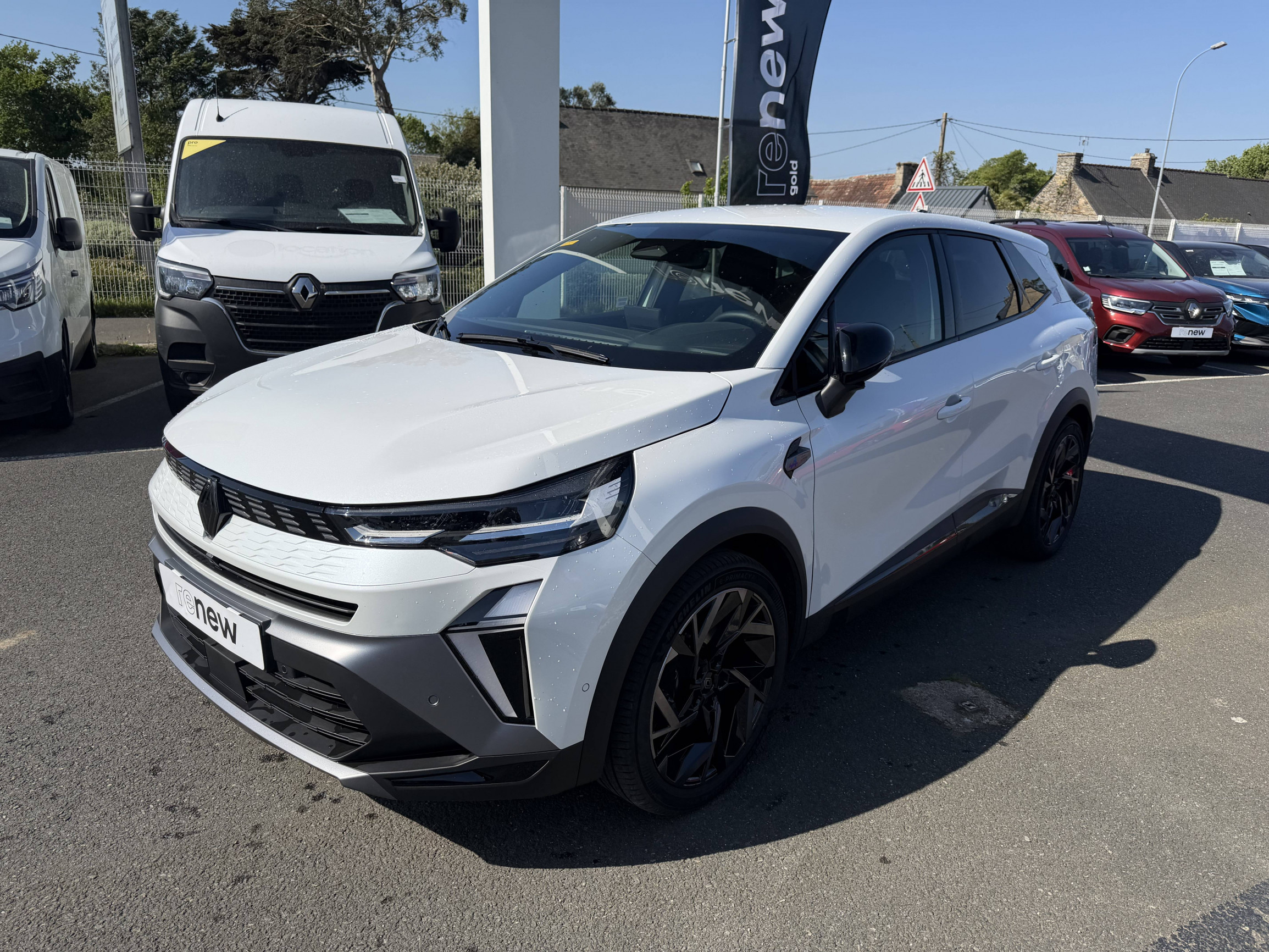 Vente en ligne Renault Symbioz  E-Tech full hybrid 145 au prix de 27 990 €