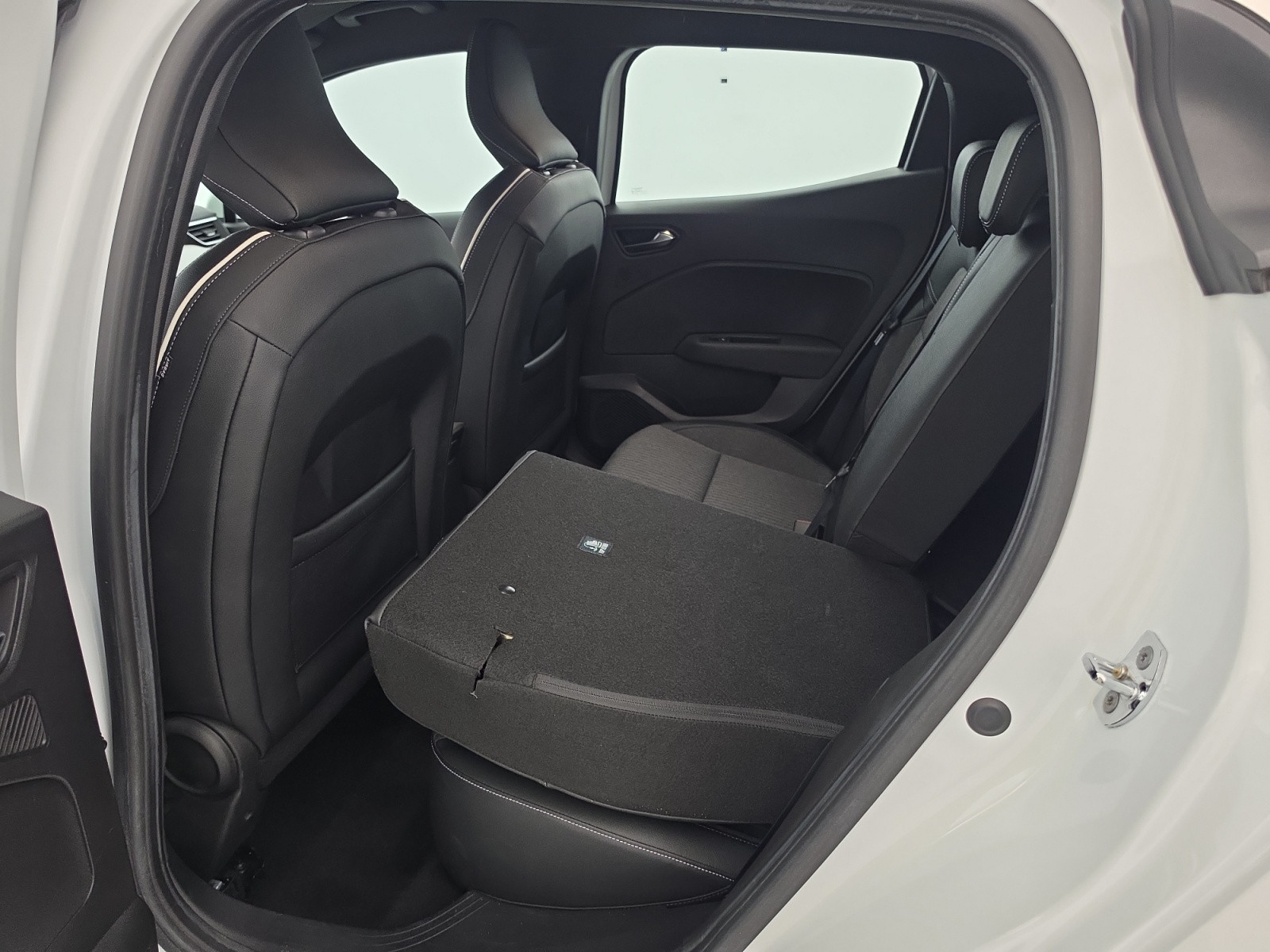 Vente en ligne Renault Clio 5 Clio TCe 90 - 21N au prix de 14 990 €